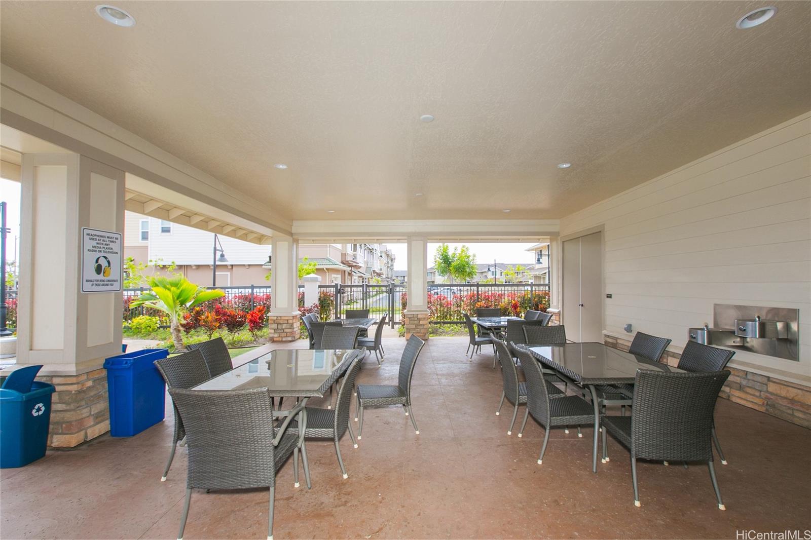 724 Kakala Street 1506