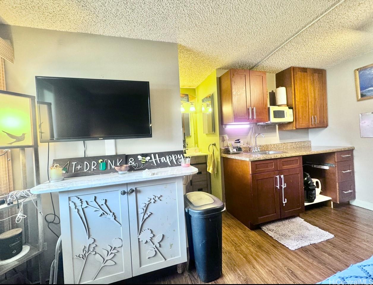 2463 Kuhio Avenue 502