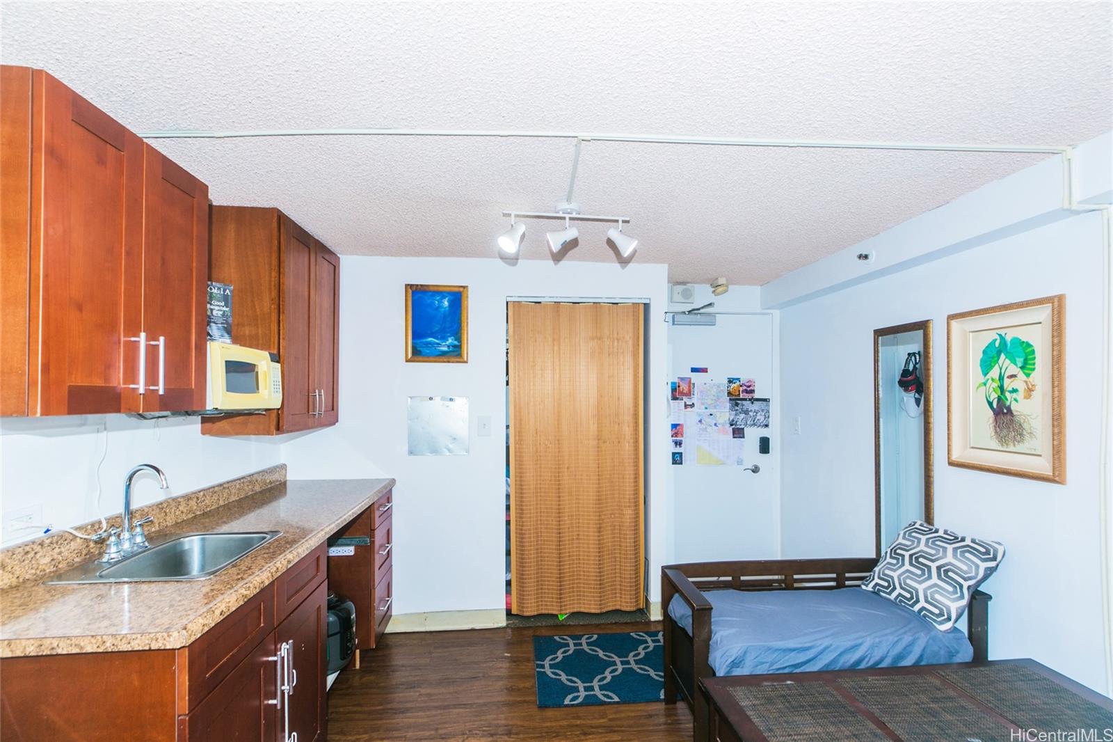 2463 Kuhio Avenue 502