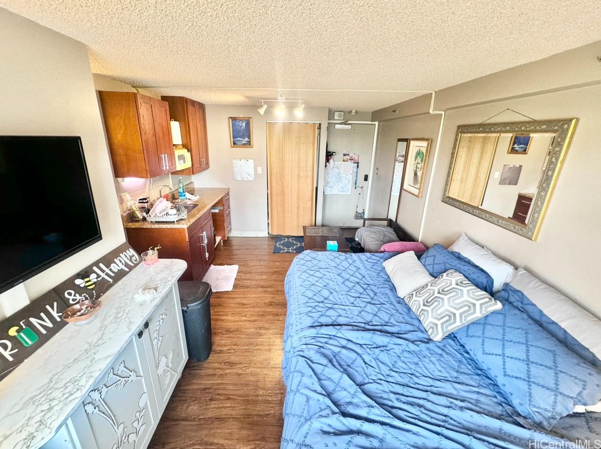 2463 Kuhio Avenue 502