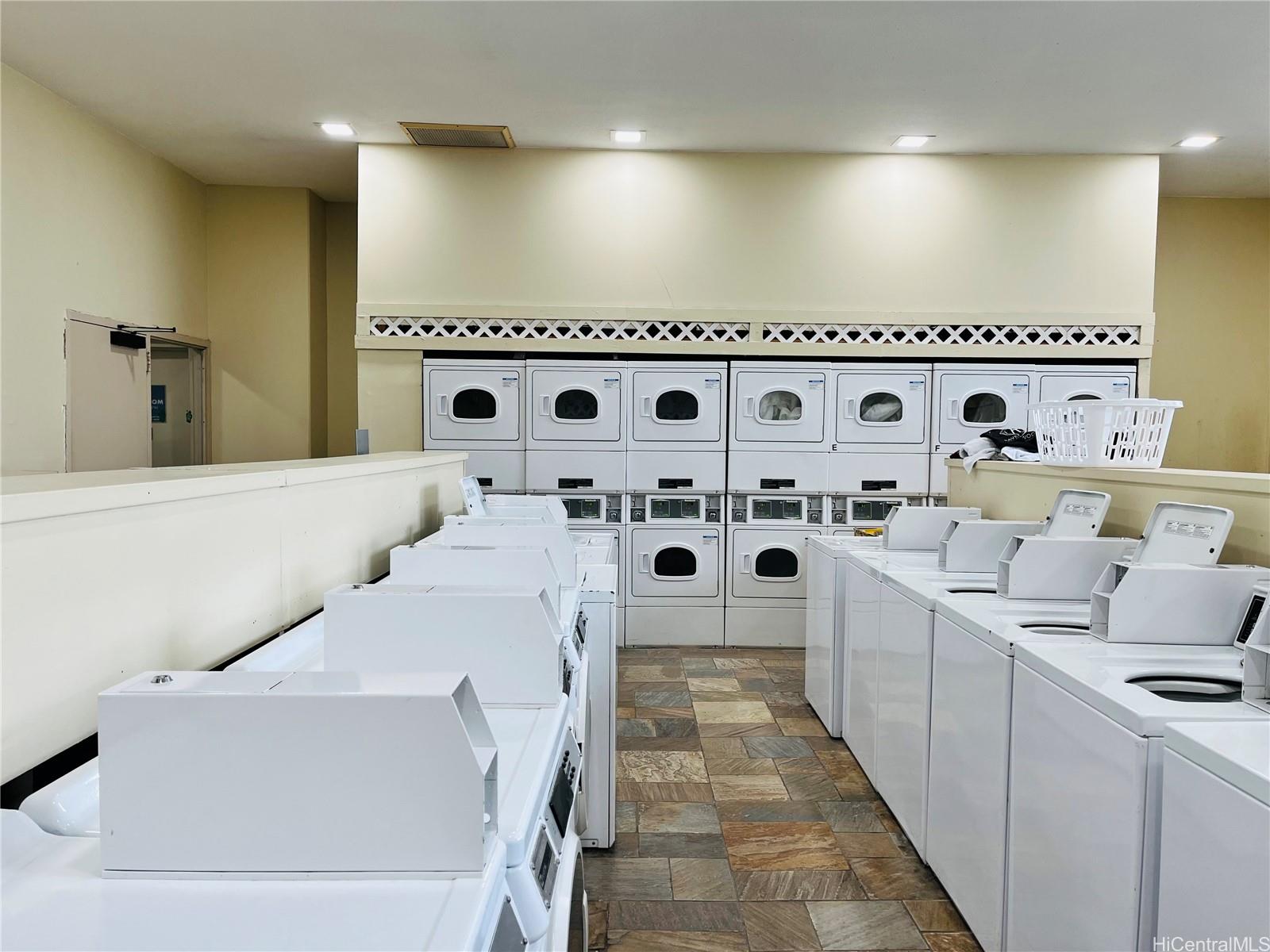 2240 Kuhio Avenue 2805