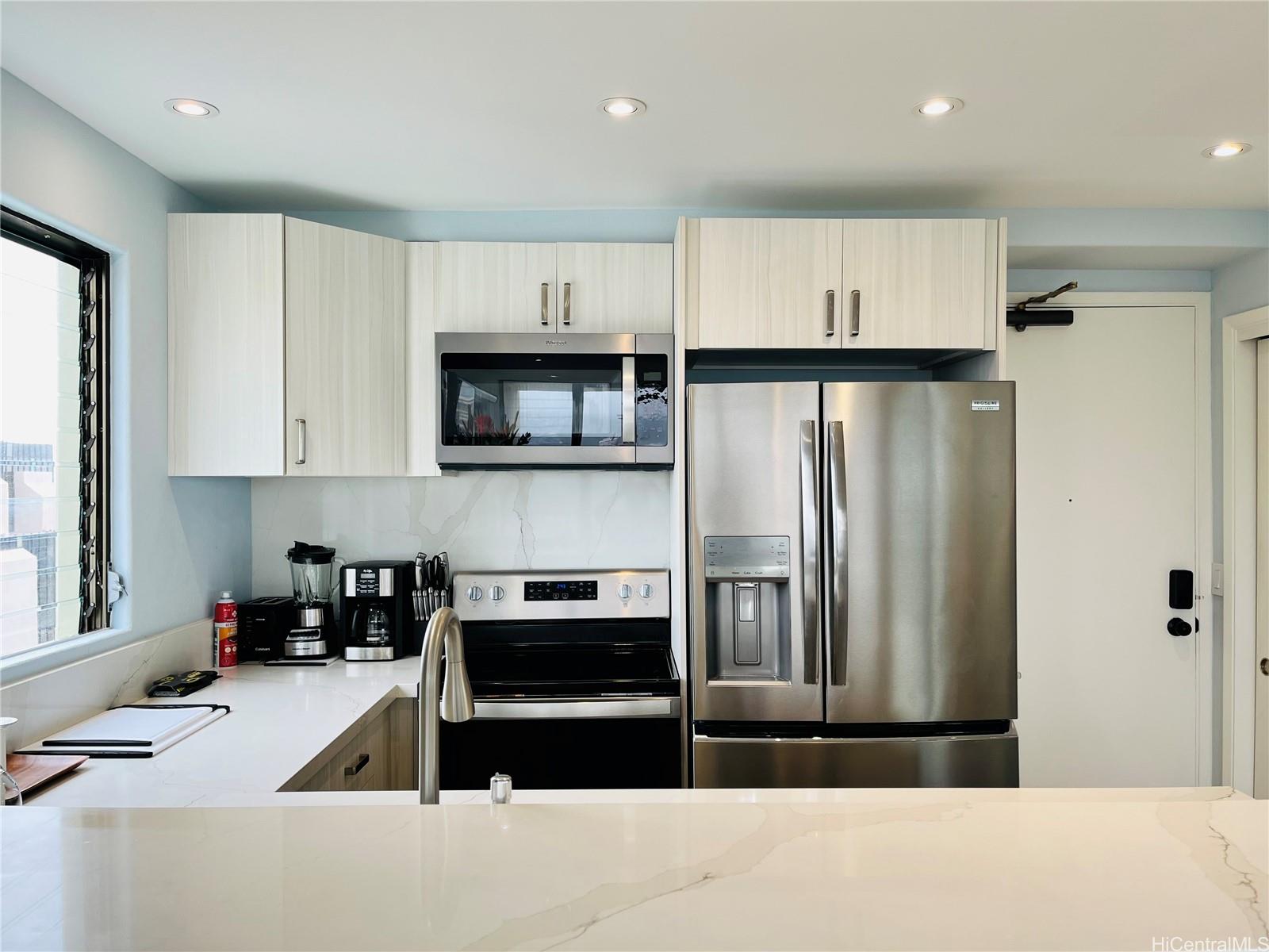 2240 Kuhio Avenue 2805