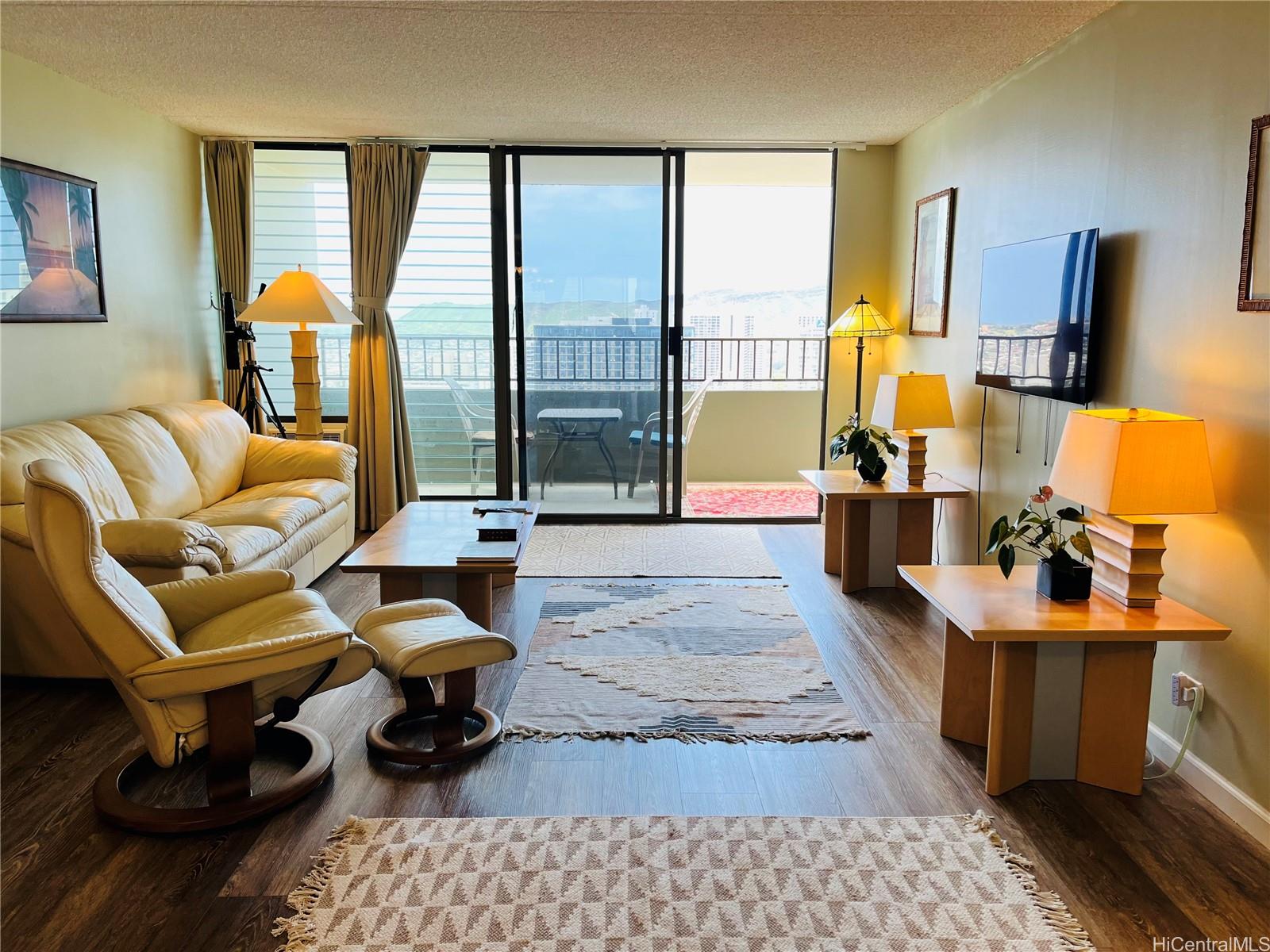 2240 Kuhio Avenue 3303
