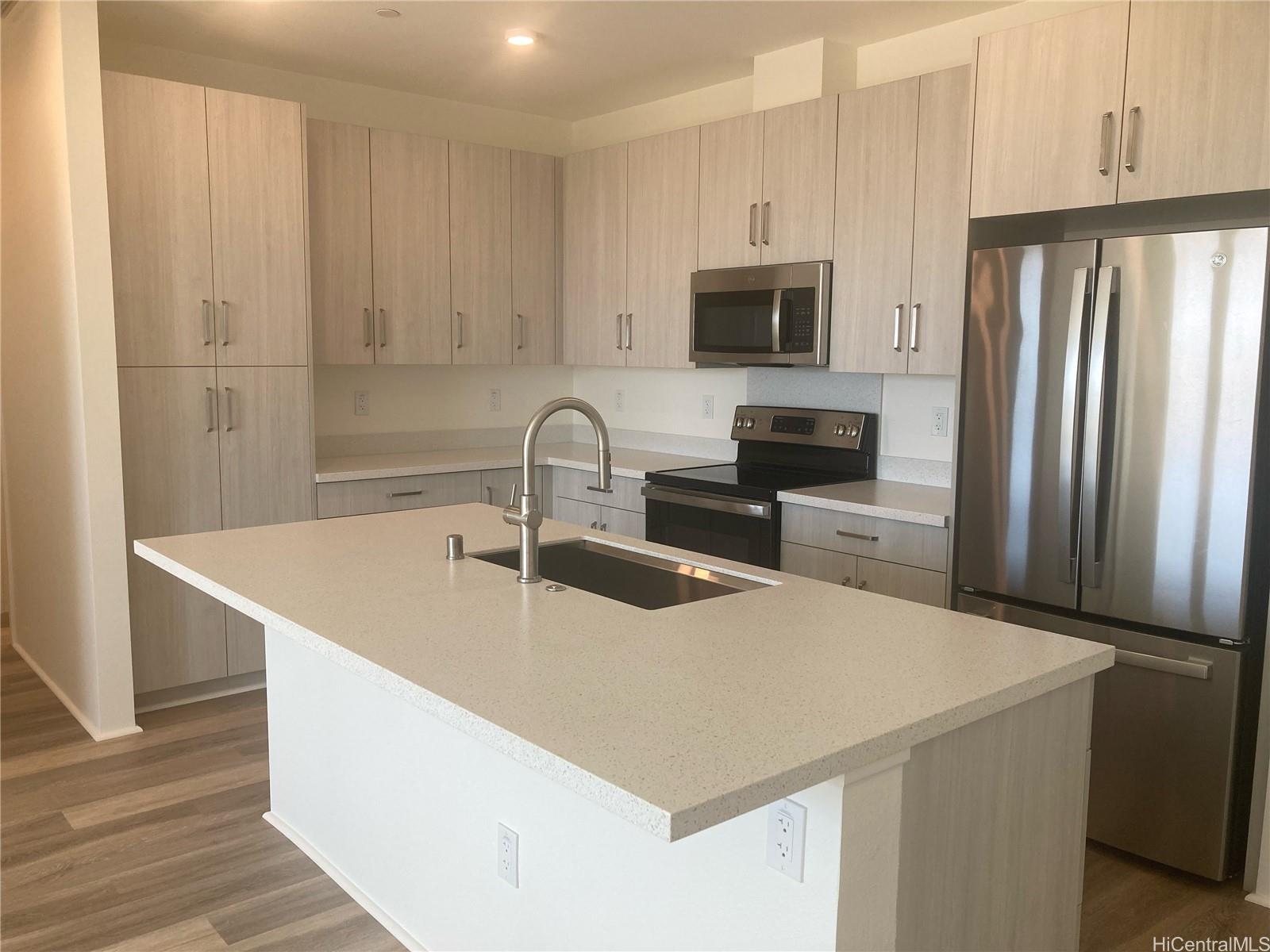 991-1101 Franklin D Roosevelt Avenue 155