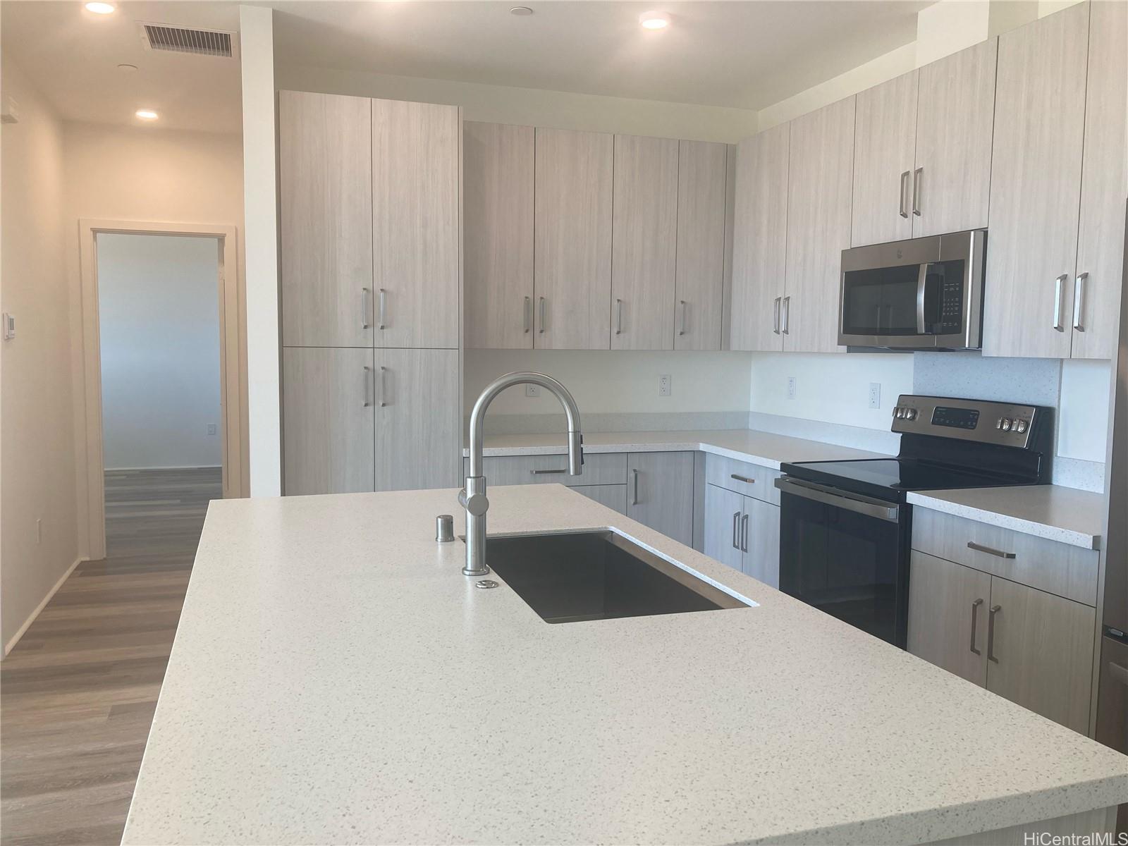 991-1101 Franklin D Roosevelt Avenue 155