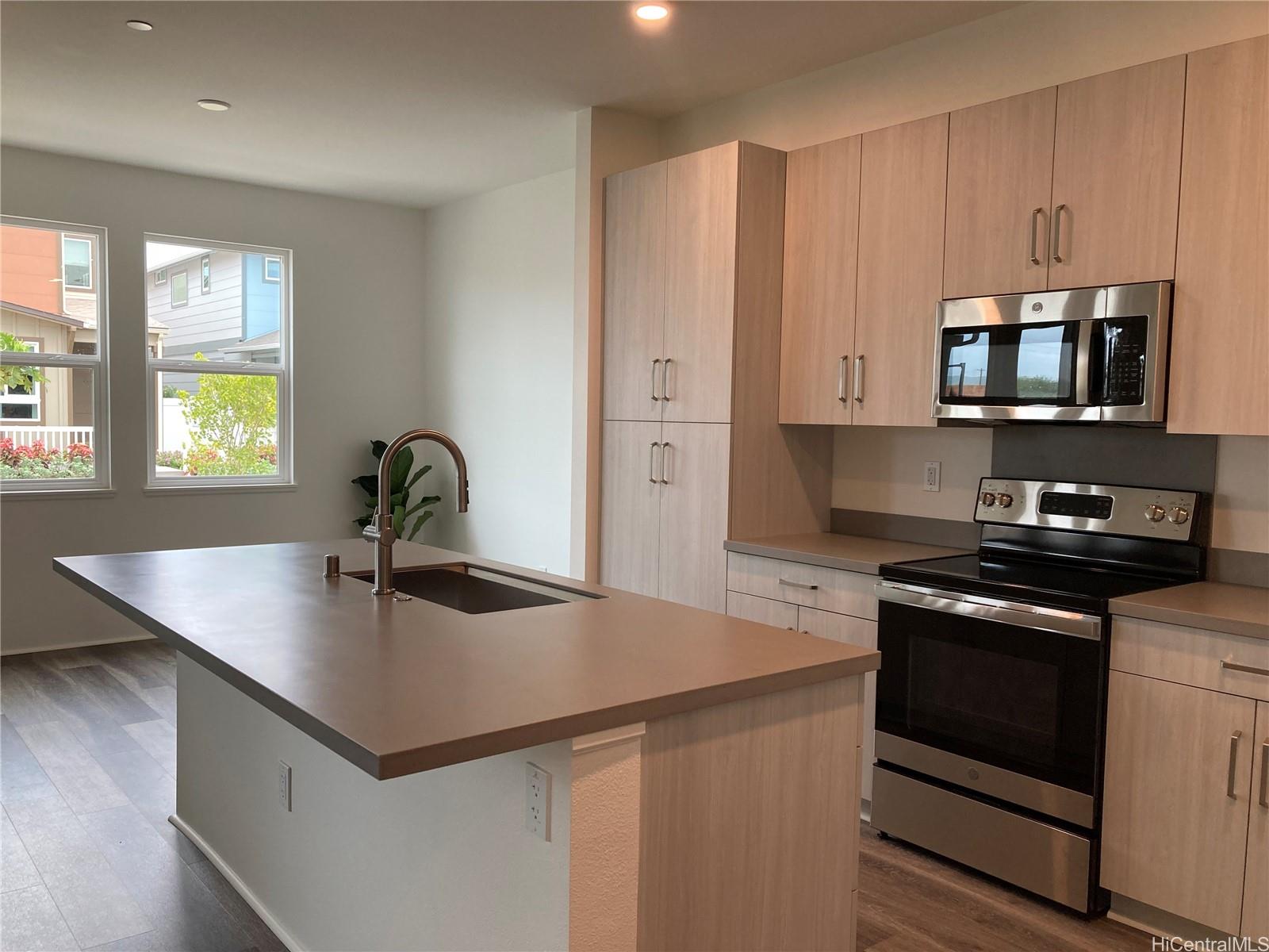 91-1101 Franklin D Roosevelt Avenue 154