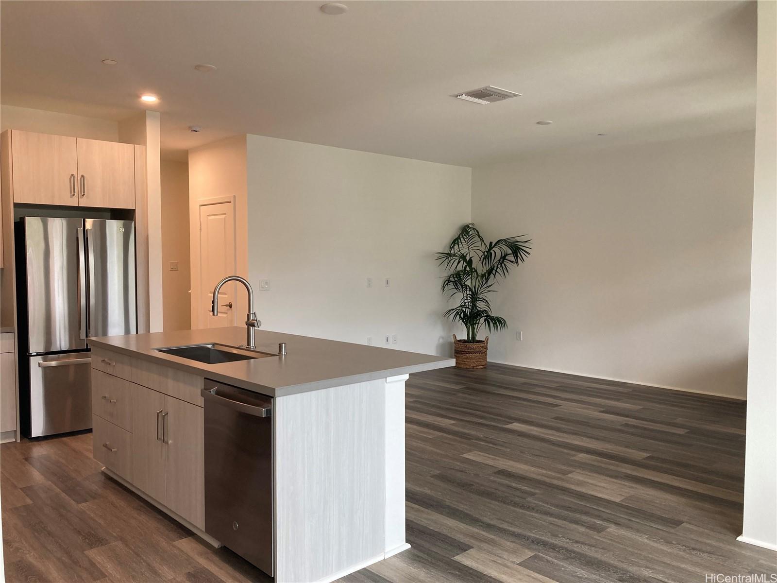 91-1101 Franklin D Roosevelt Avenue 154