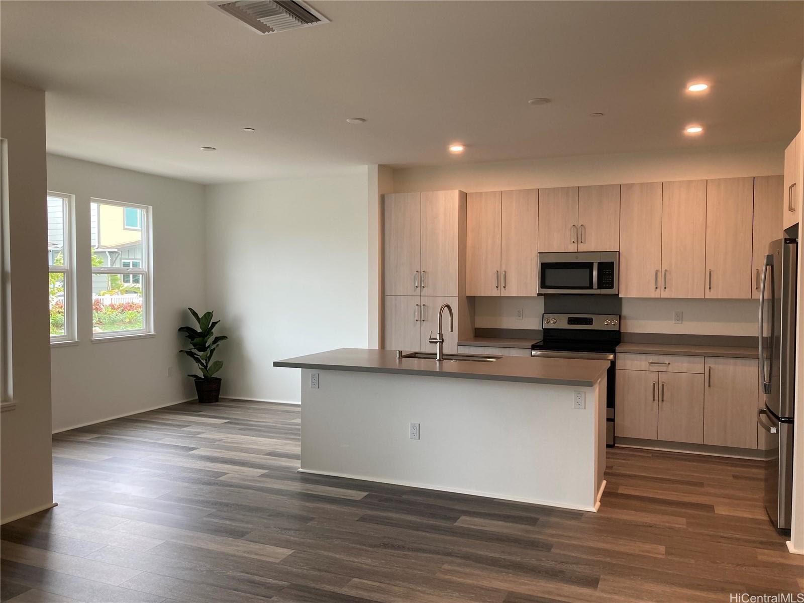 91-1101 Franklin D Roosevelt Avenue 154