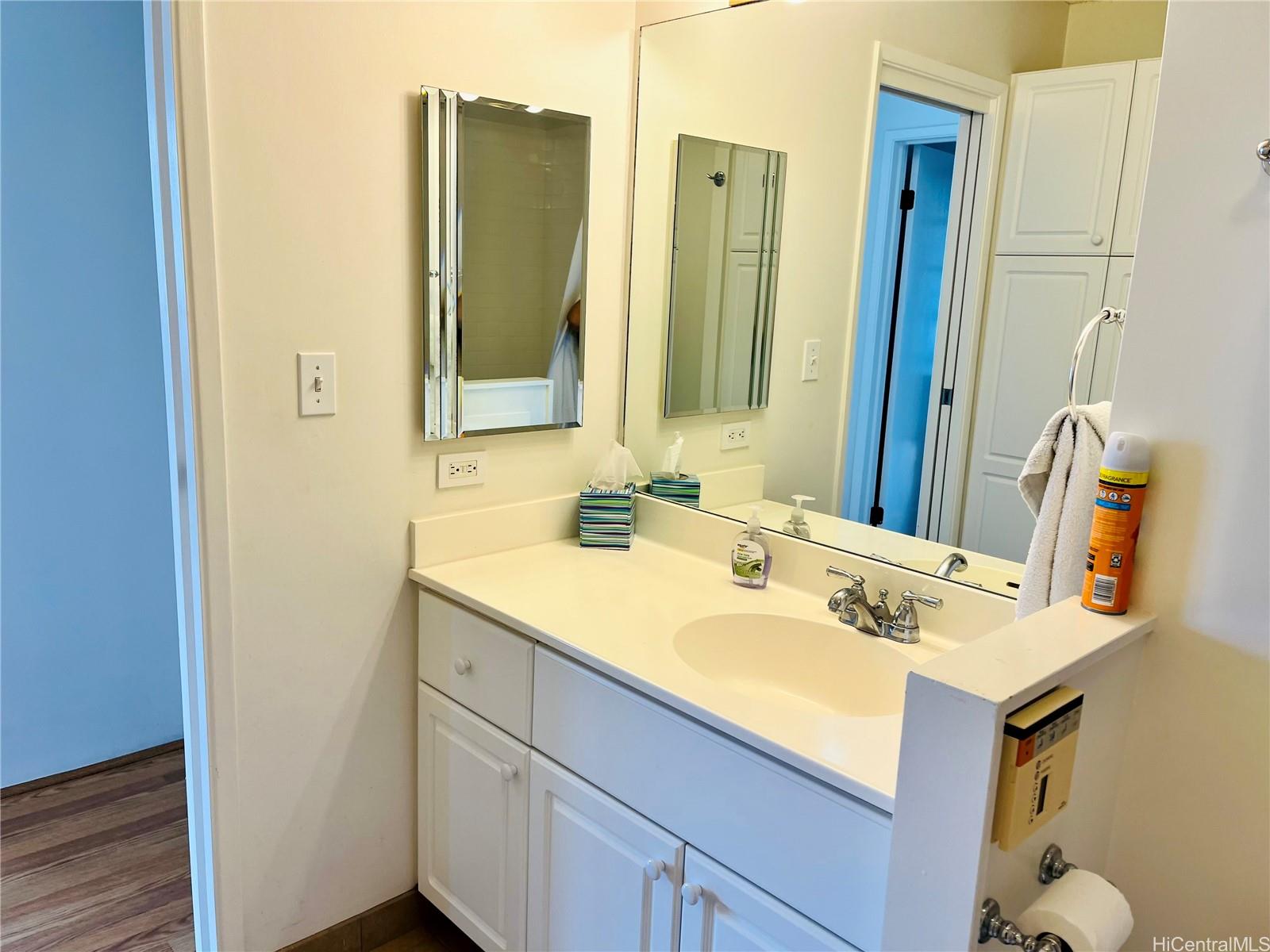 2410 Cleghorn Street 3001