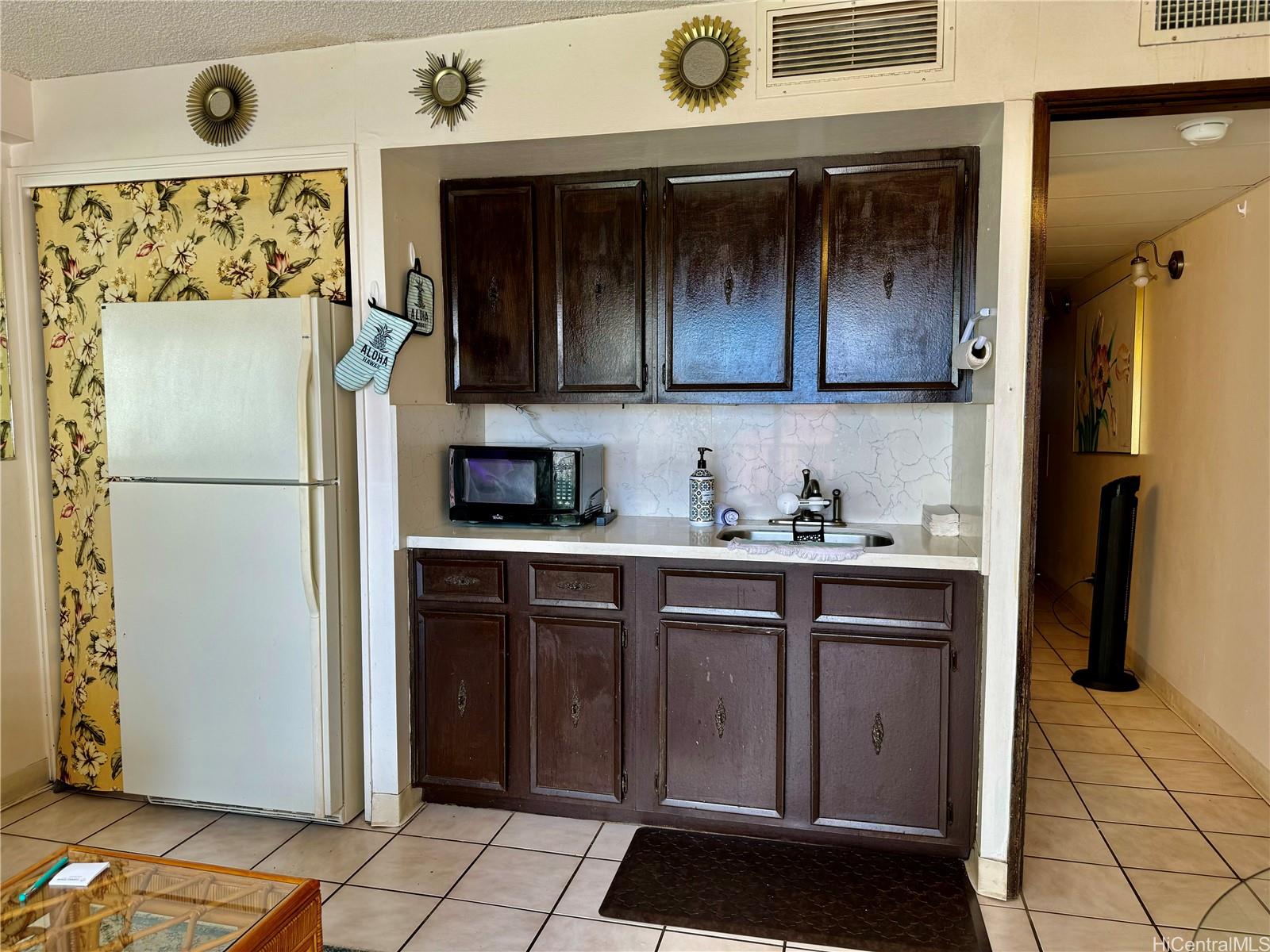 2440 Kuhio Avenue 607