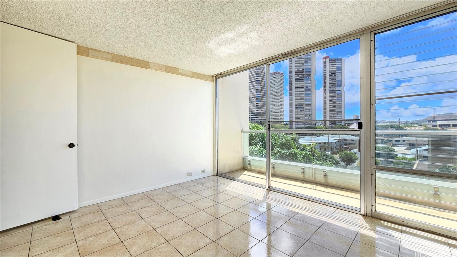 555 University Avenue 403