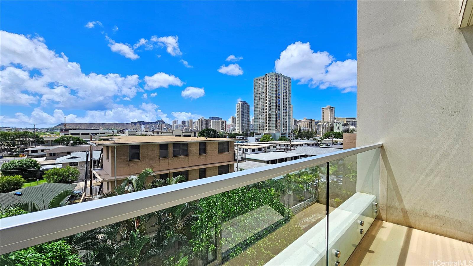 555 University Avenue 403