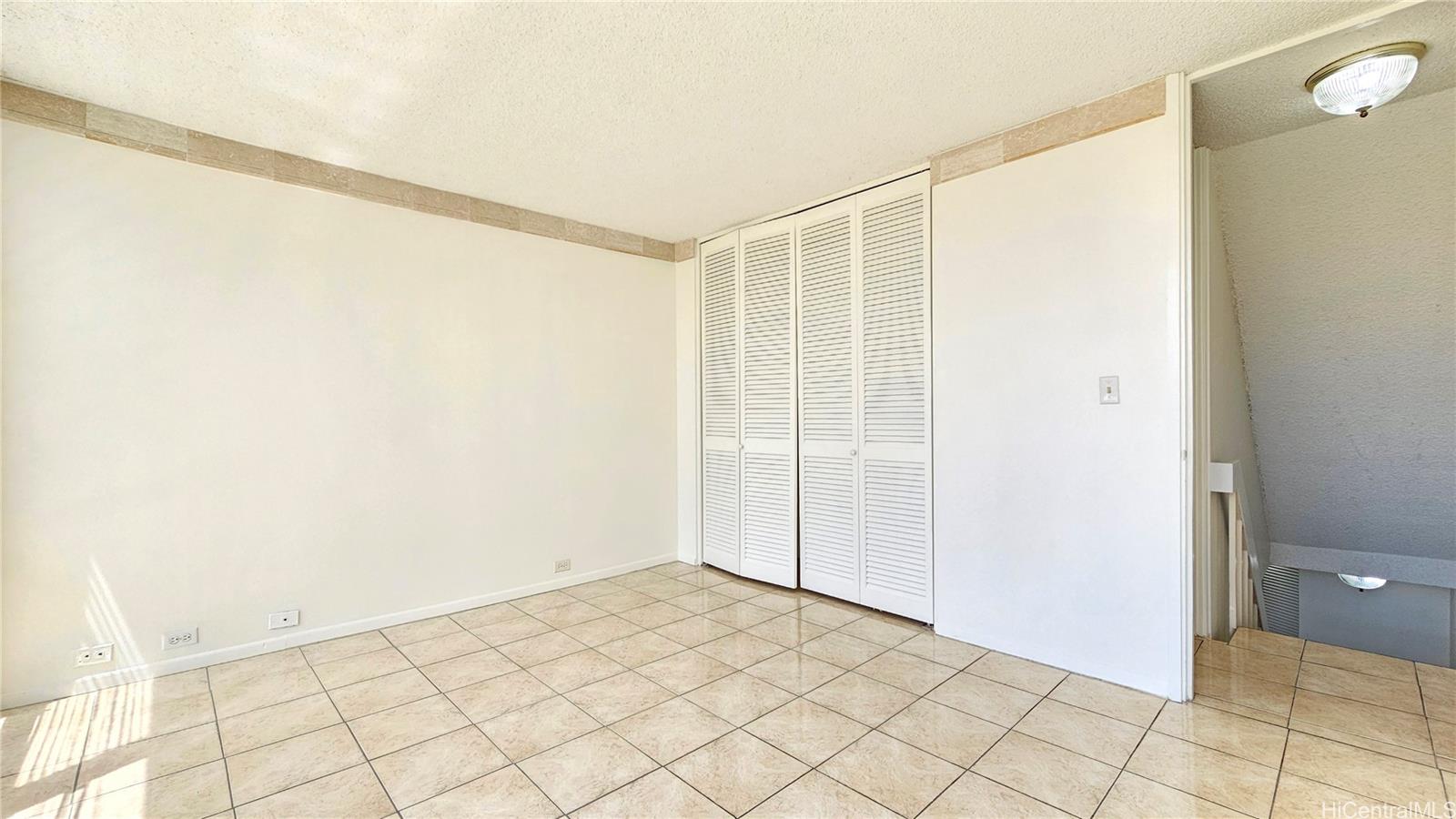 555 University Avenue 403