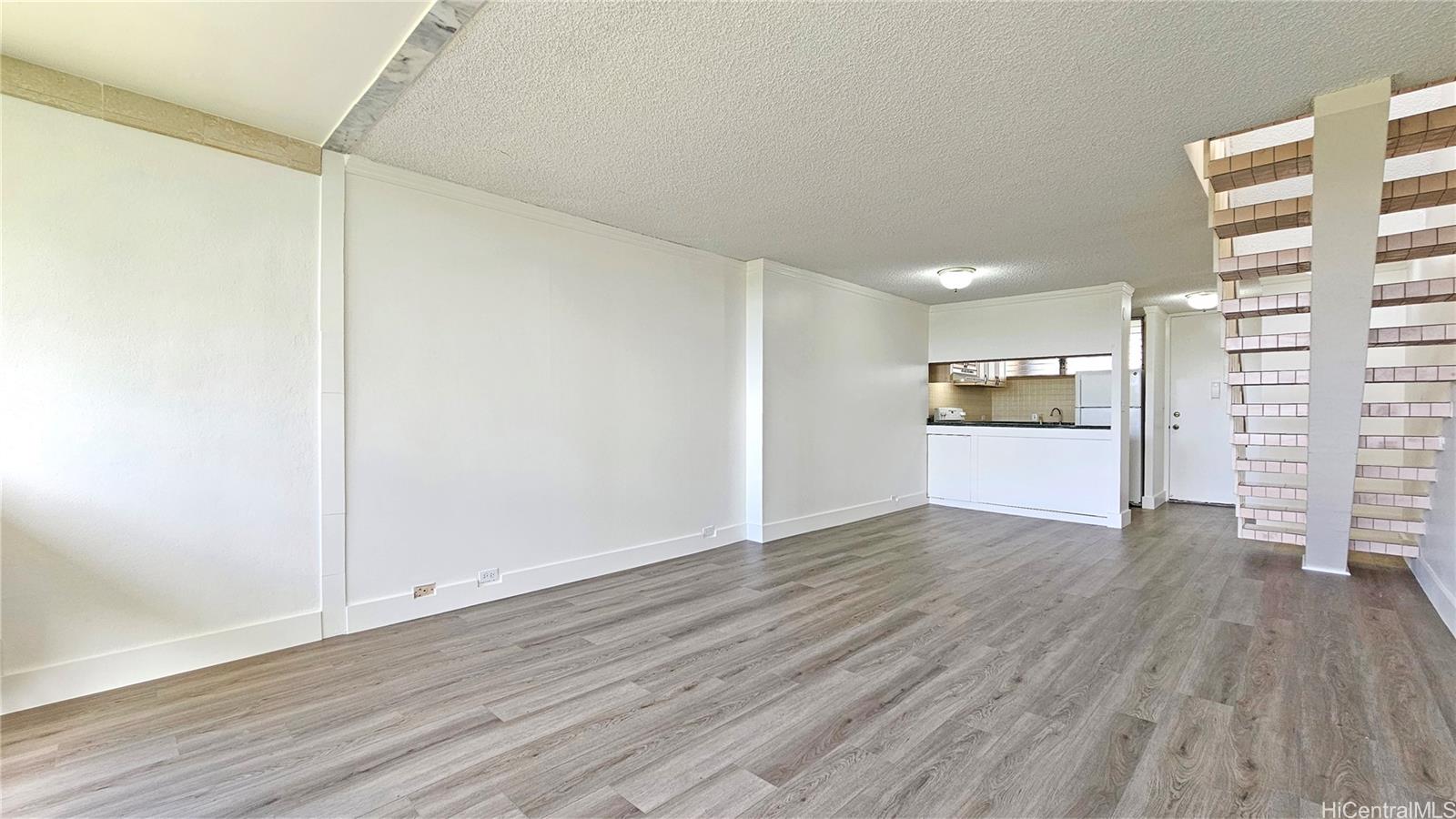 555 University Avenue 403