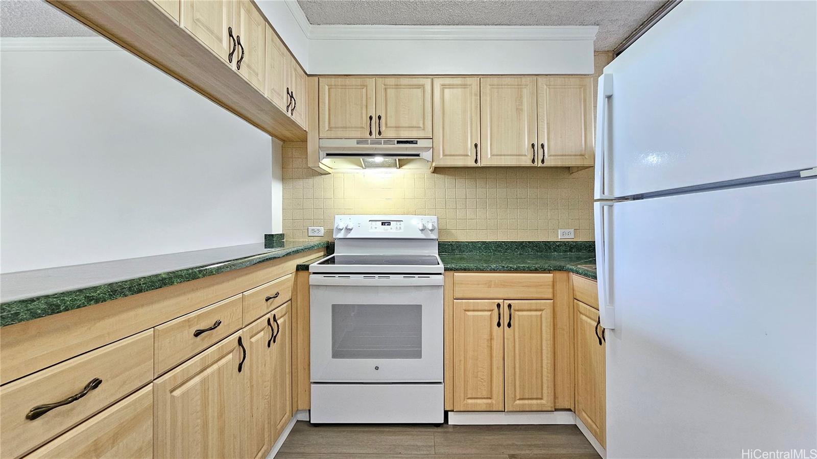 555 University Avenue 403