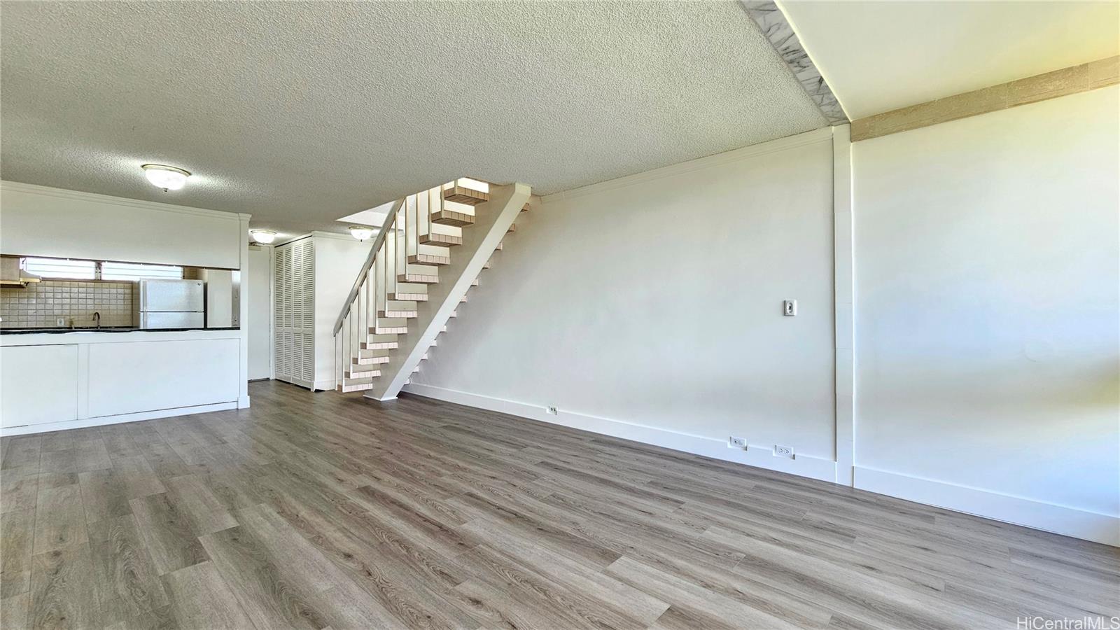 555 University Avenue 403
