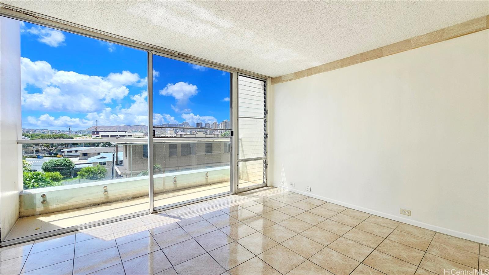 555 University Avenue 403