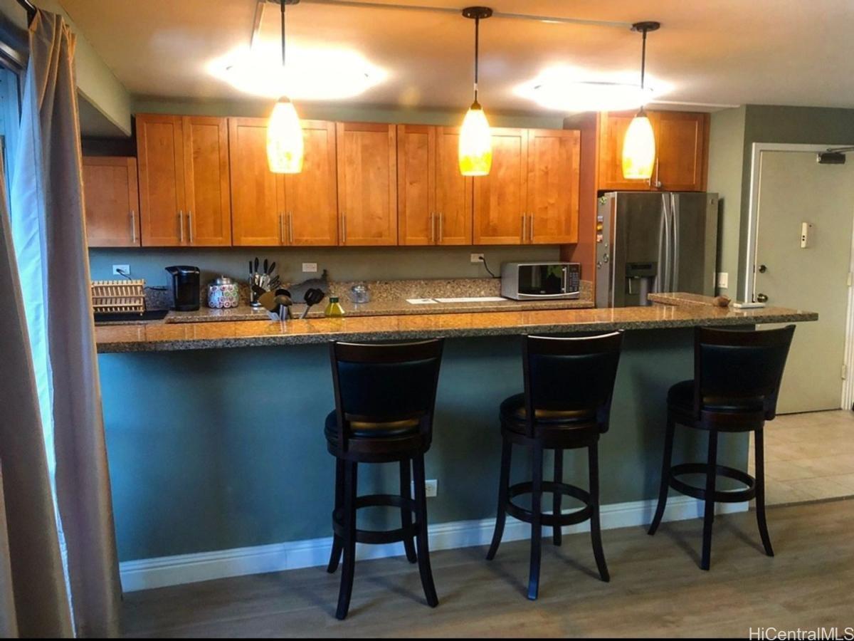 419 Keoniana Street 604