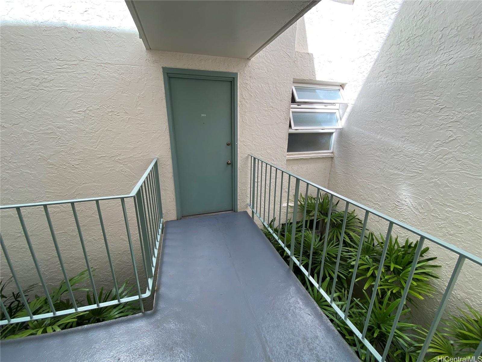 1019 Maunaihi Place 203