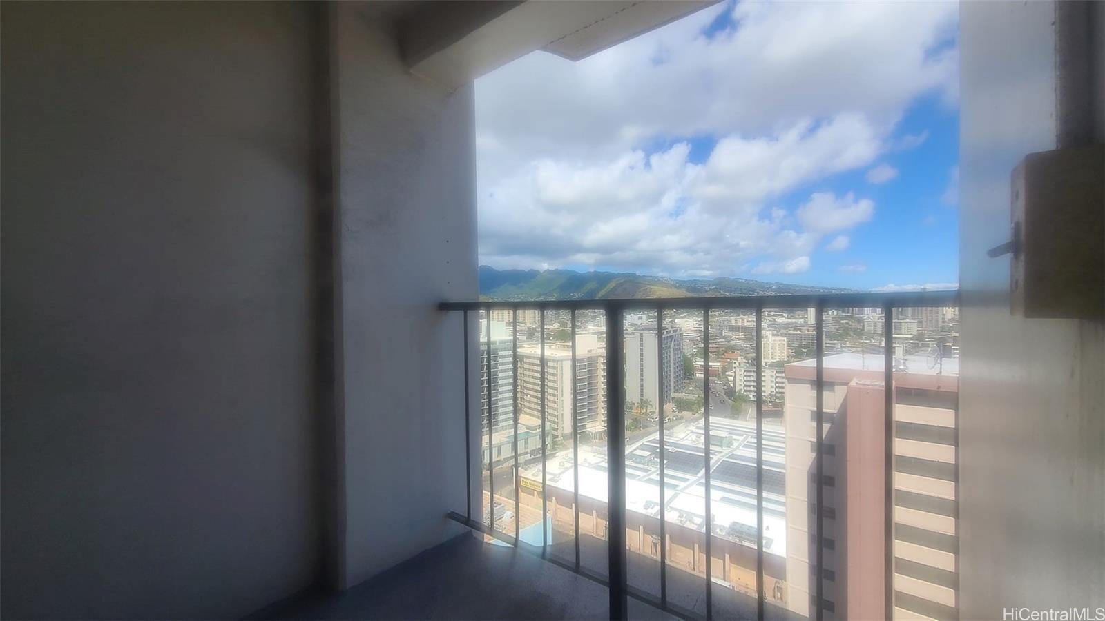 747 Amana Street 2109
