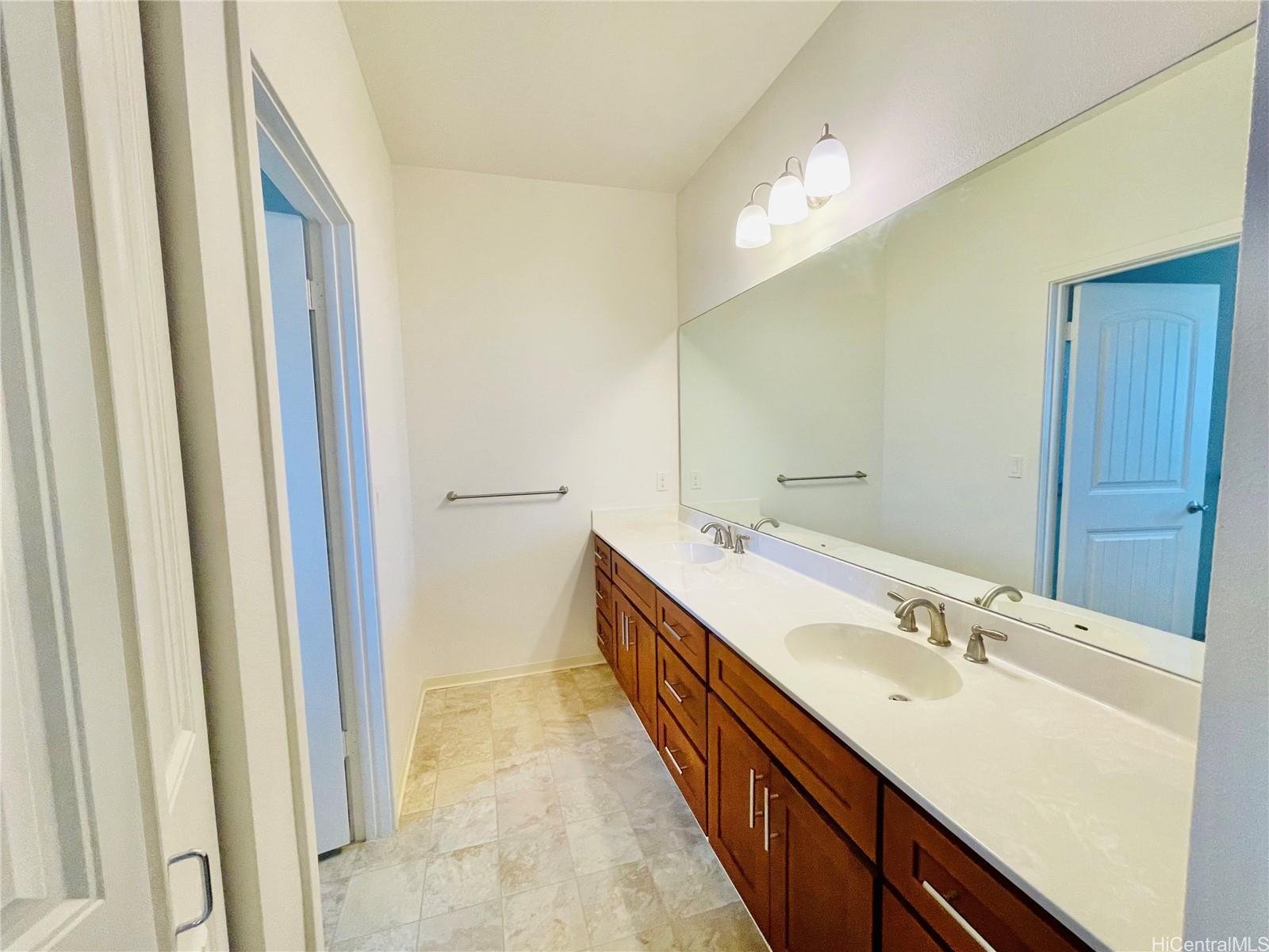 840 Kakala Street 204