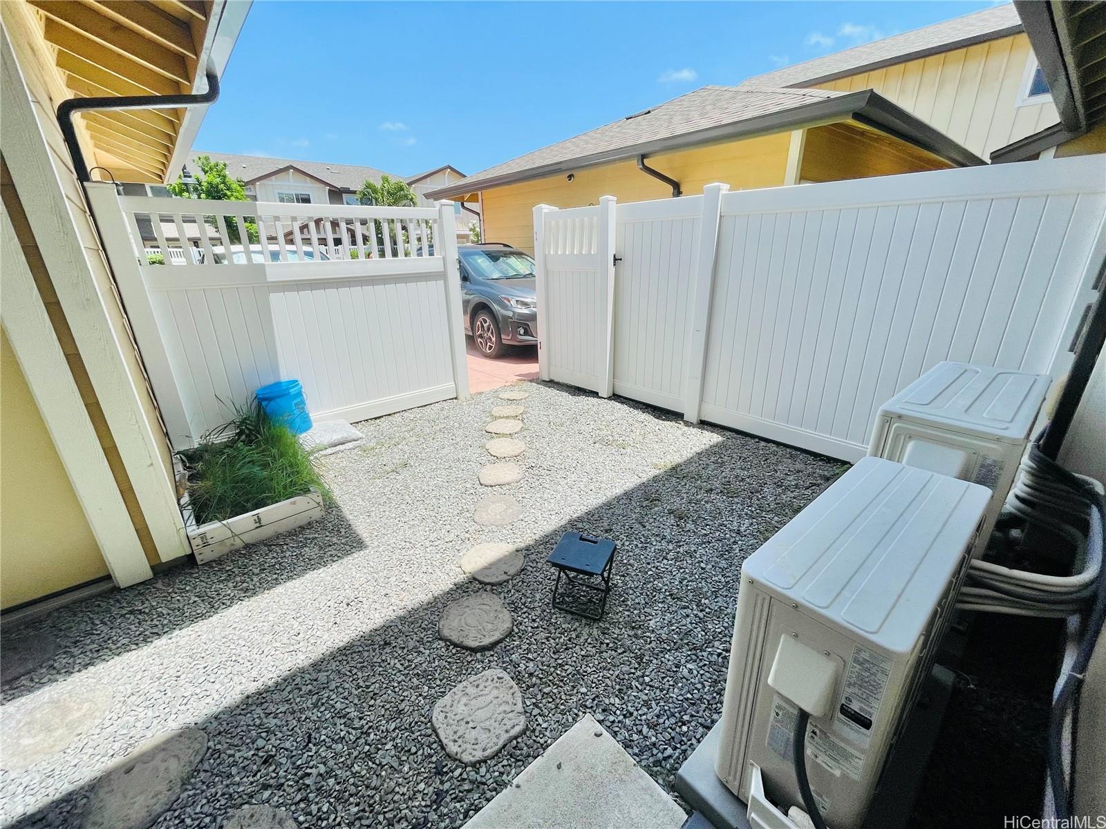 840 Kakala Street 204