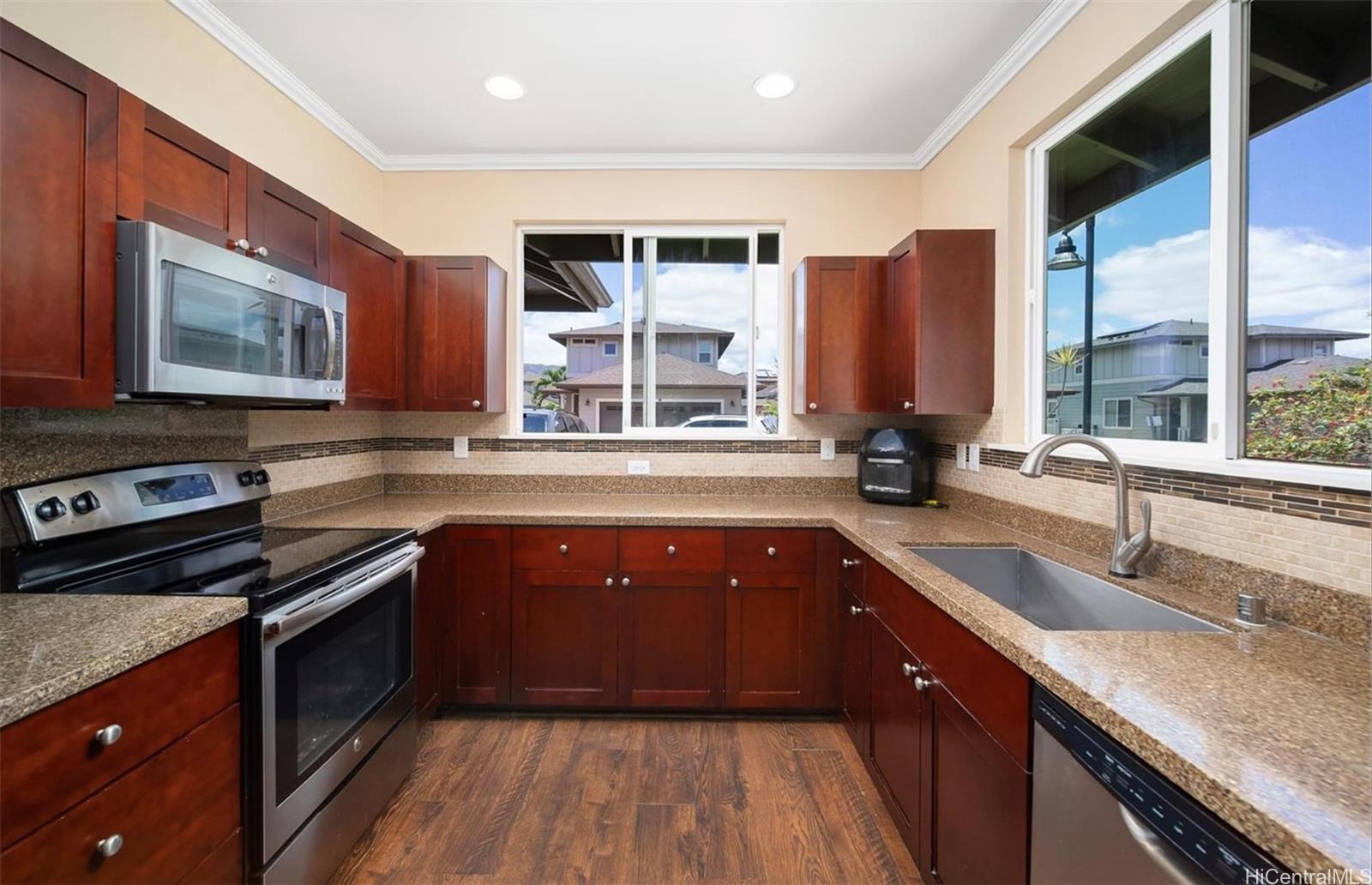 1101 Kukulu Street 30