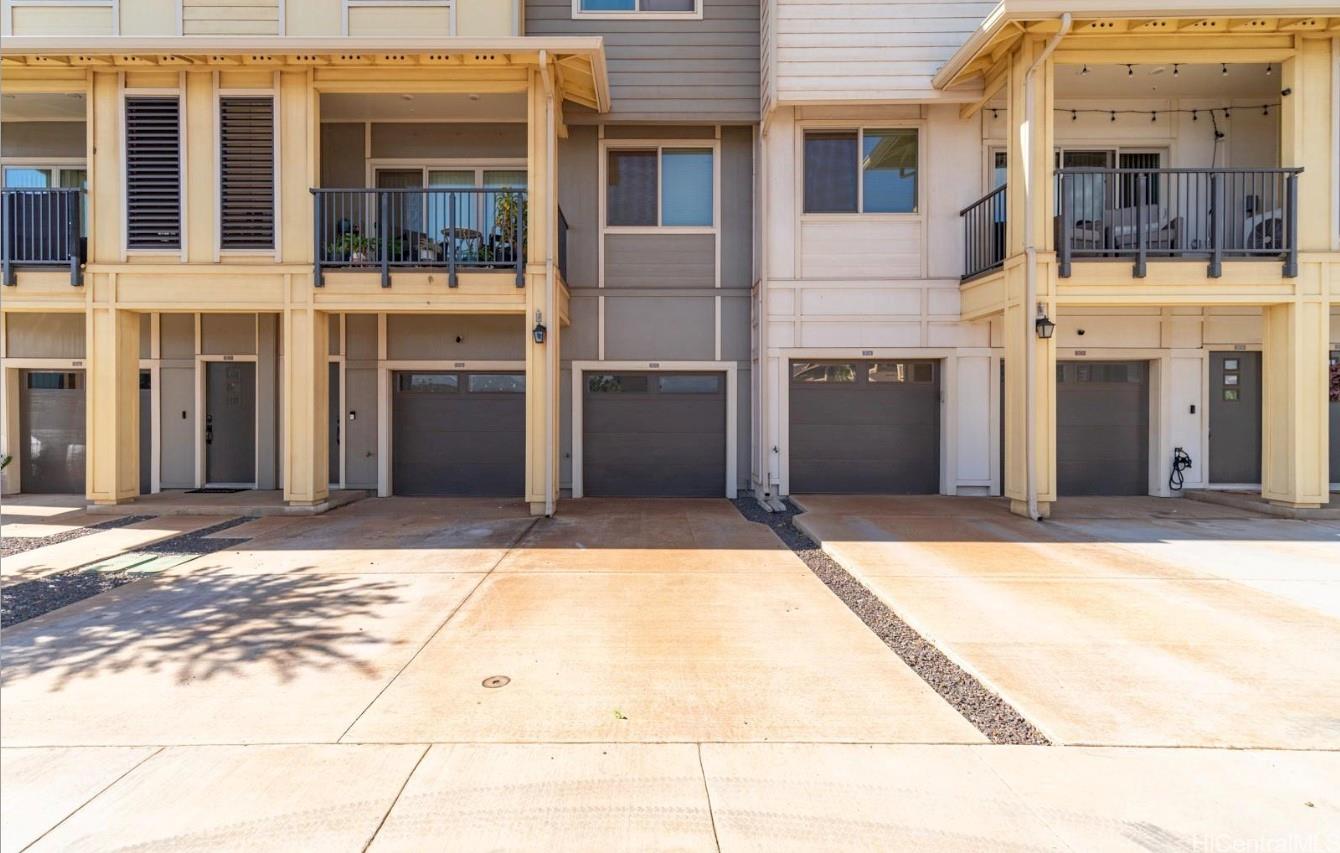 91-3633 Kauluakoko Street 305