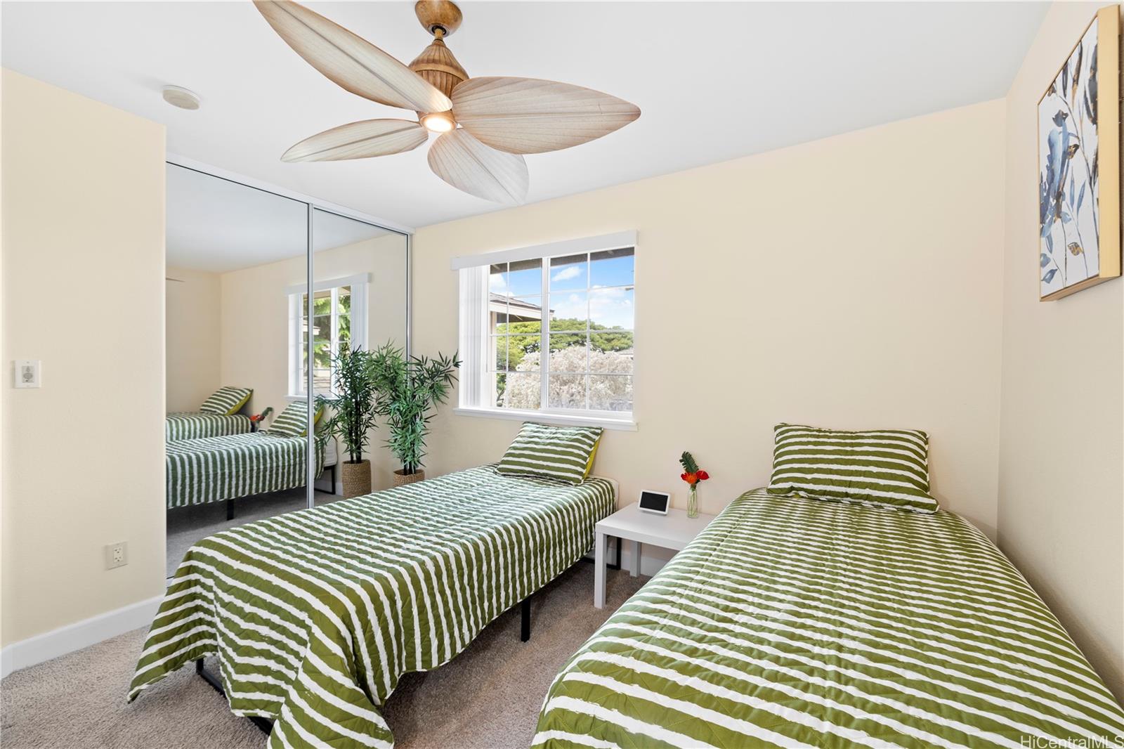92-1528 Aliinui Drive 2004