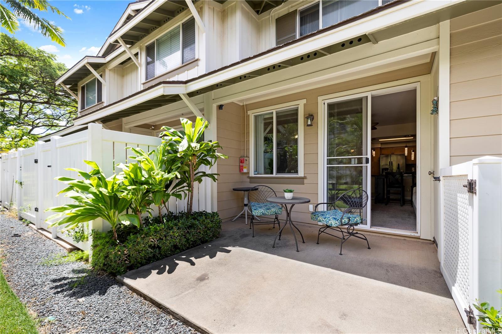 92-1528 Aliinui Drive 2004