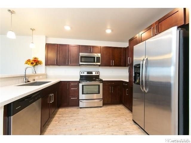 840 Kakala Street 604