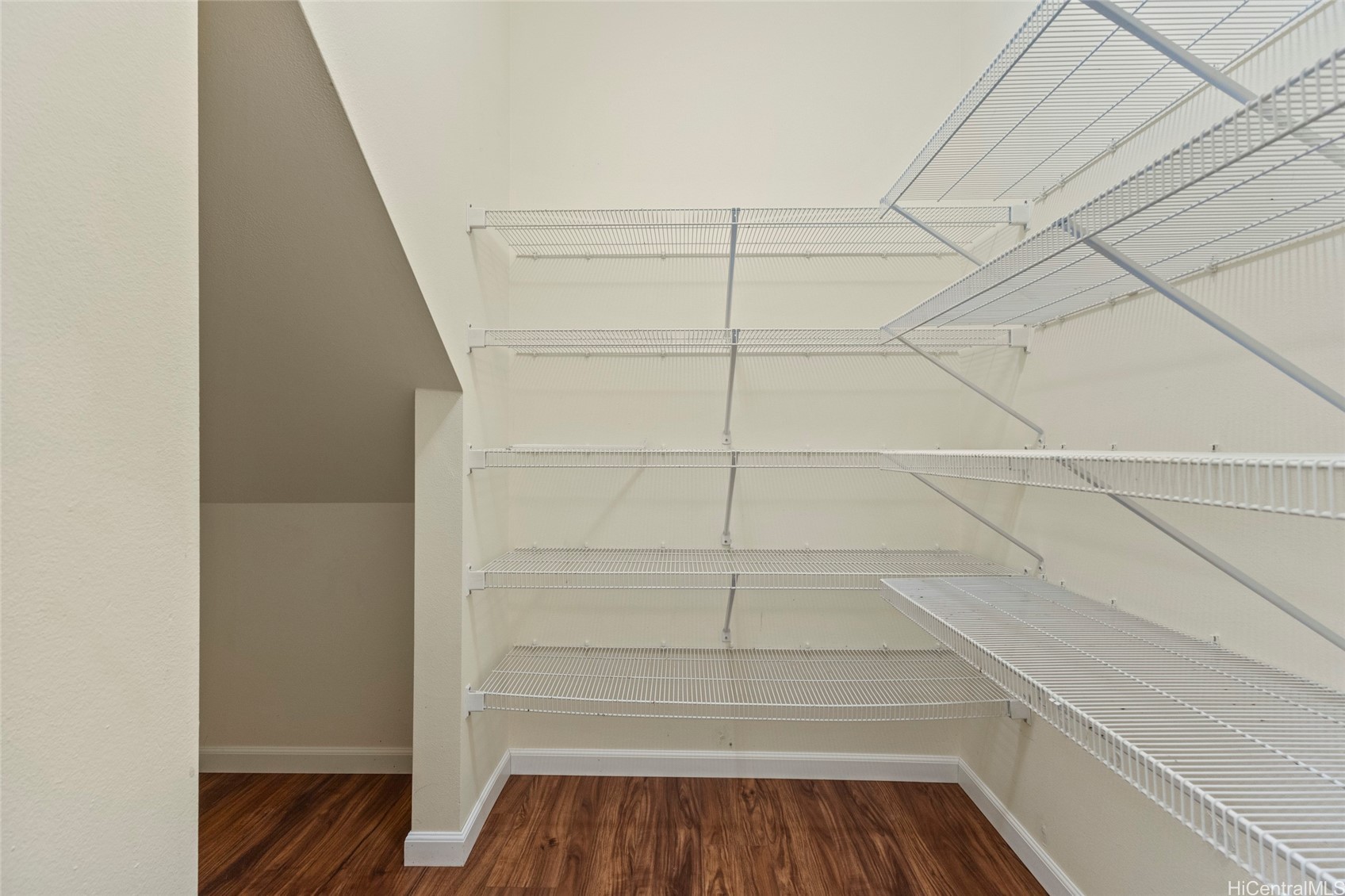 91-6221 Kapolei Parkway 407