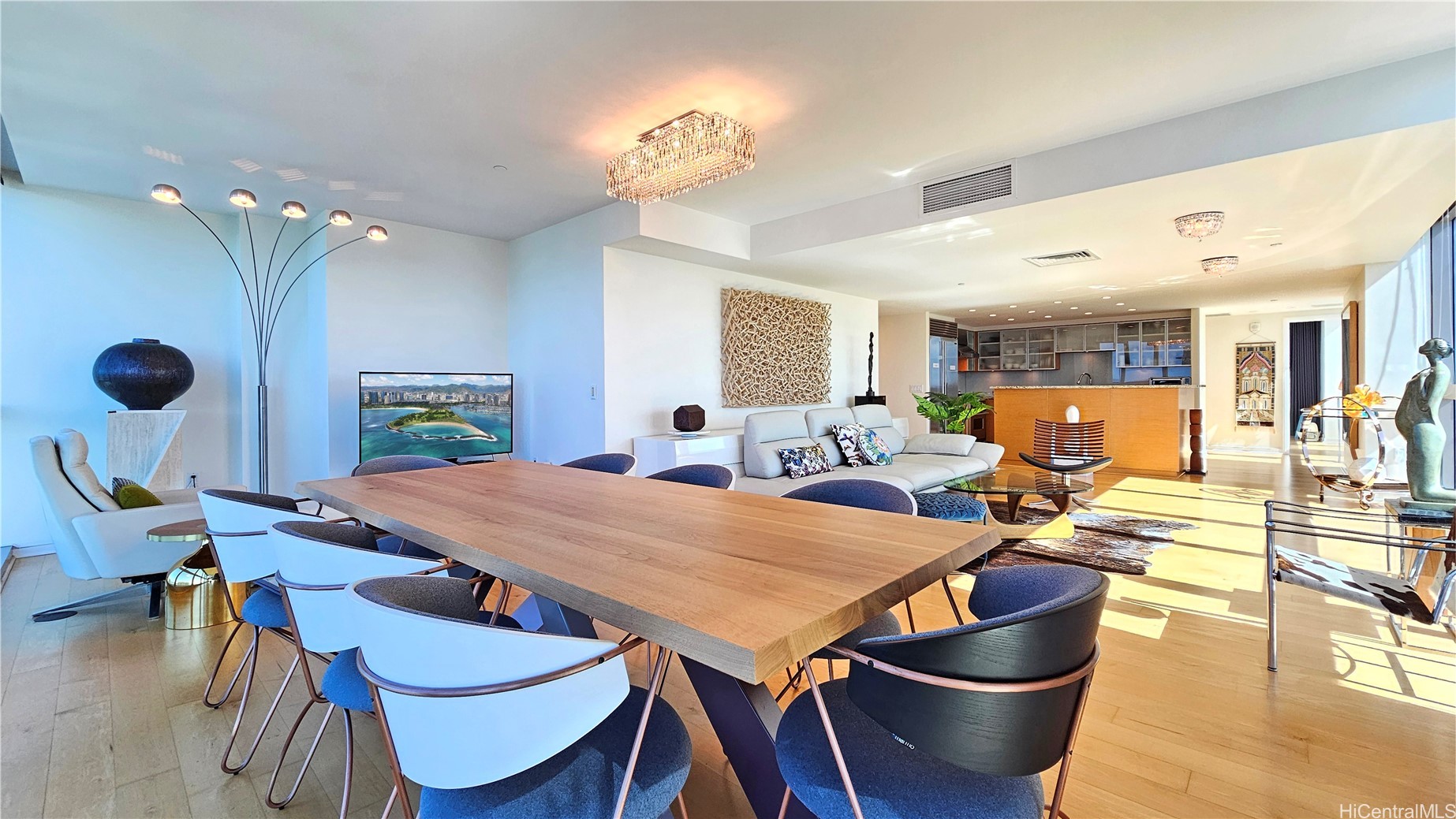 1177 Queen Street PH4610
