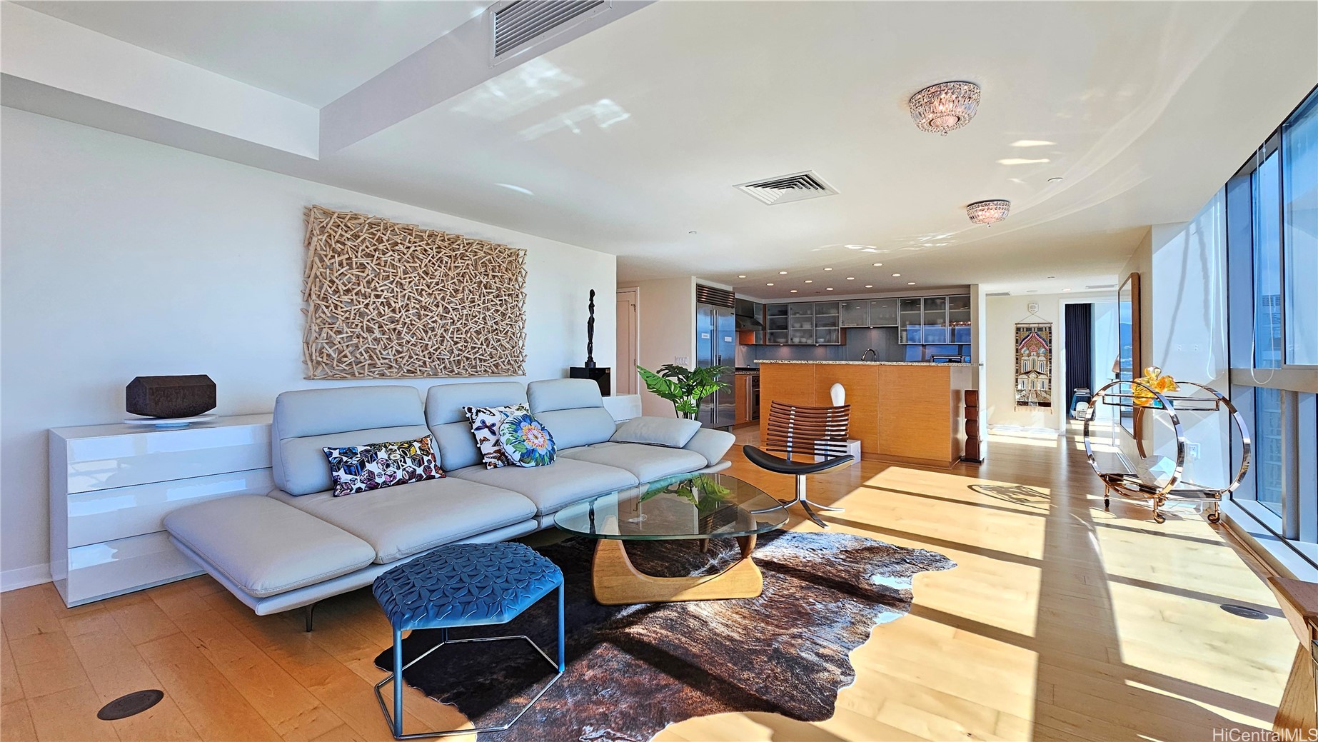 1177 Queen Street PH4610