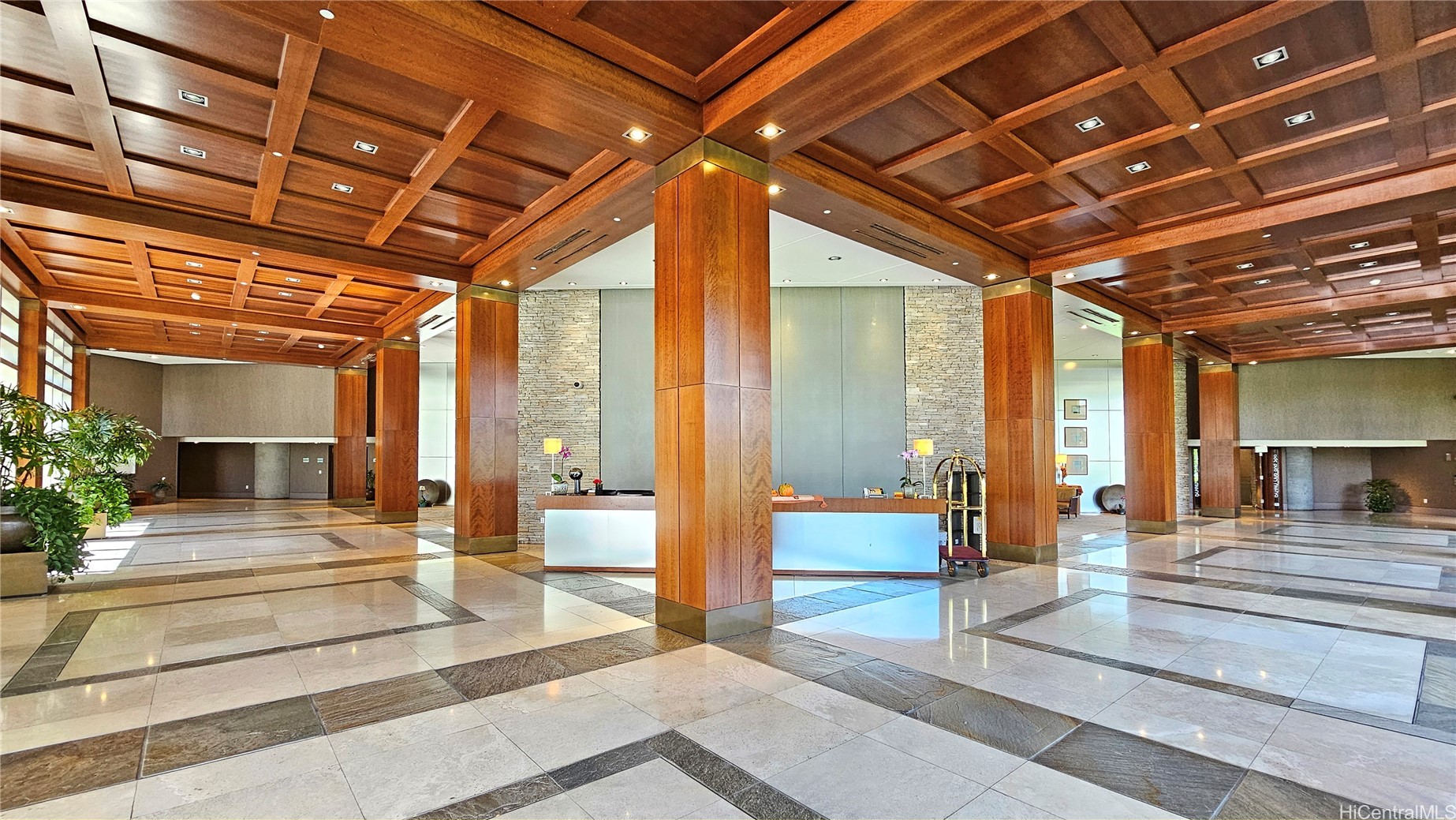 1177 Queen Street PH4610