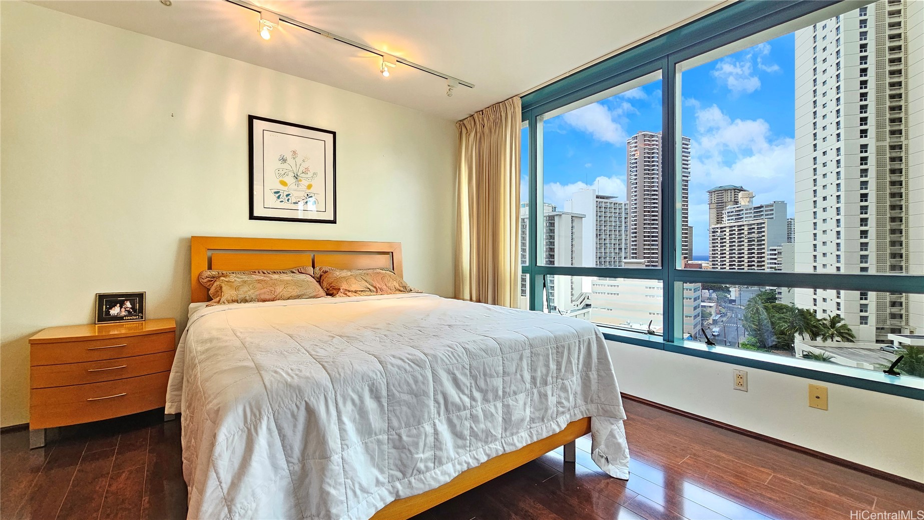 1888 Kalakaua Avenue 1404