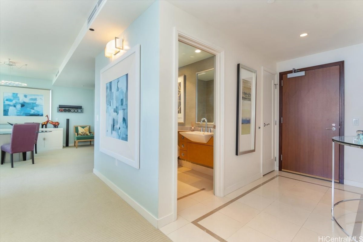 1177 Queen Street PH4608