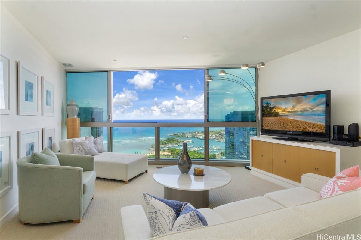 1177 Queen Street PH4608