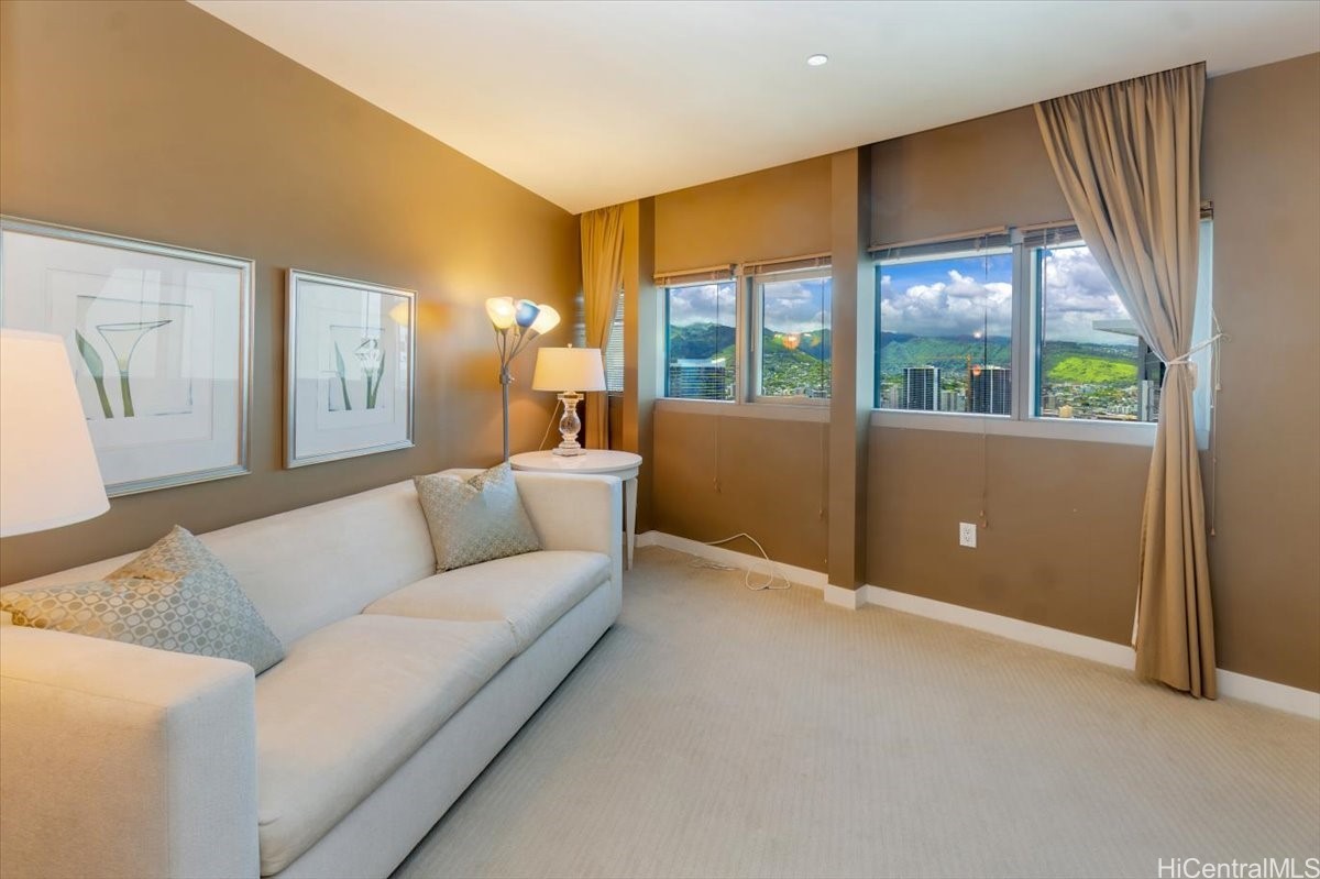 1177 Queen Street PH4608