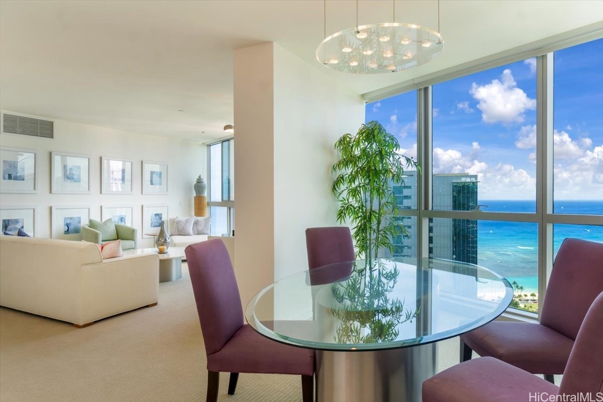 1177 Queen Street PH4608