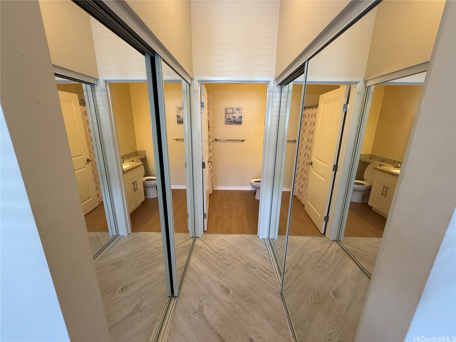 1810 Kaioo Drive B513