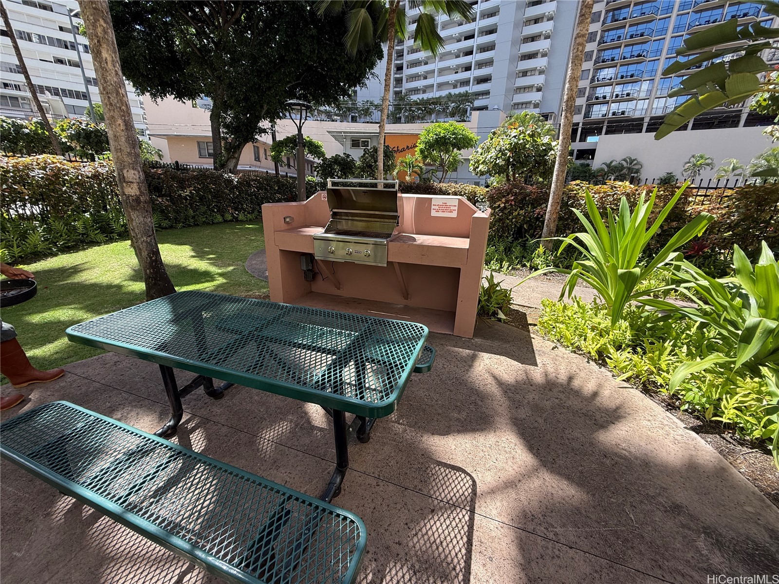 1810 Kaioo Drive B513
