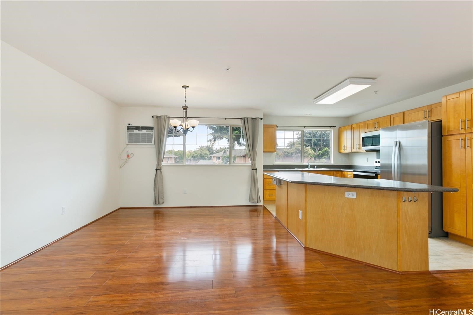 91-1259 Kamaaha Avenue 105