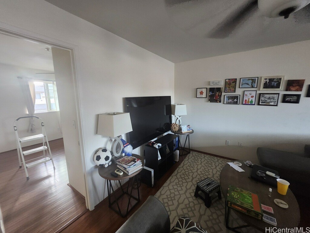 91-1259 Kamaaha Avenue 105