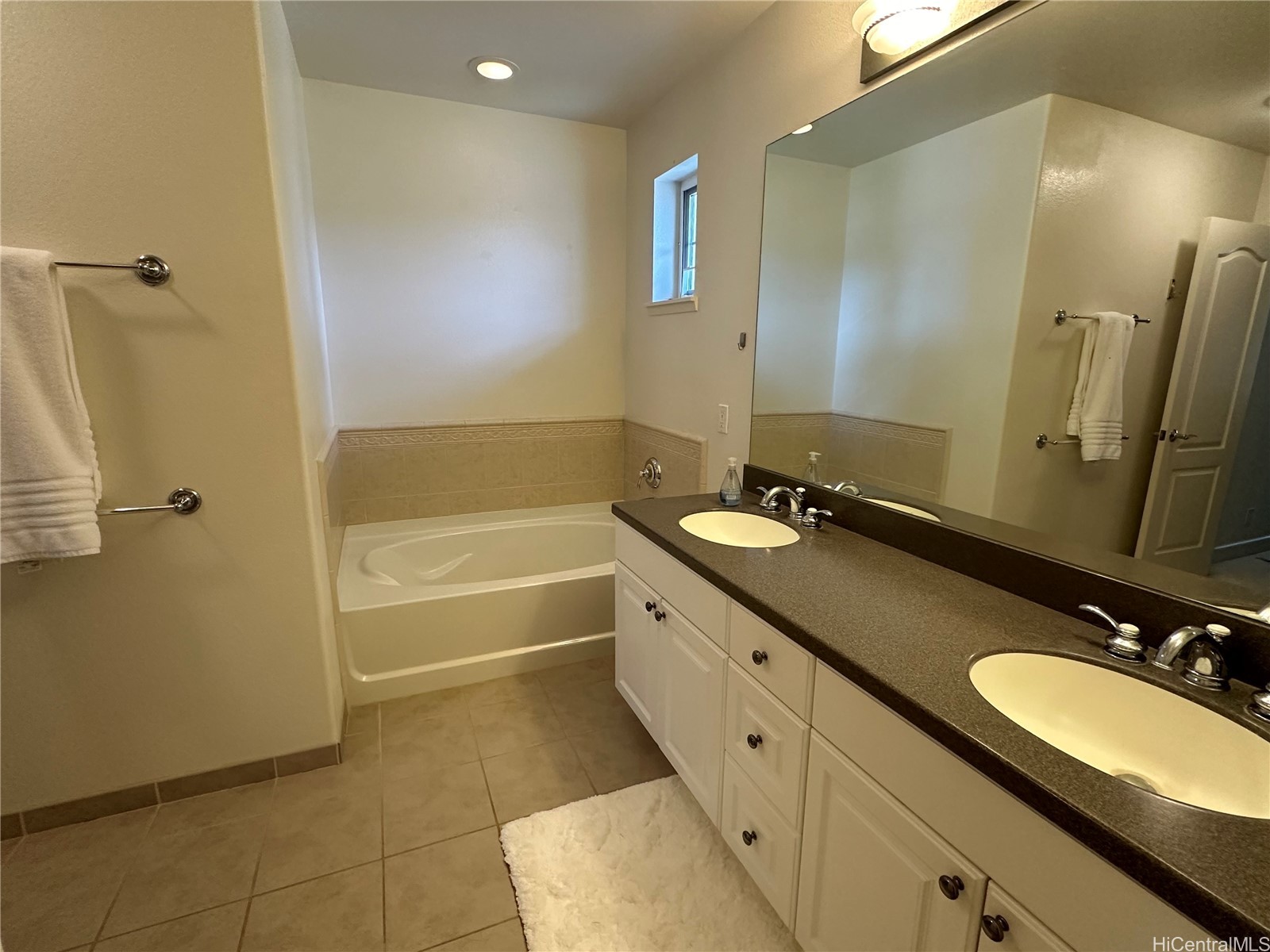 92-1061 Koio Drive M39-3