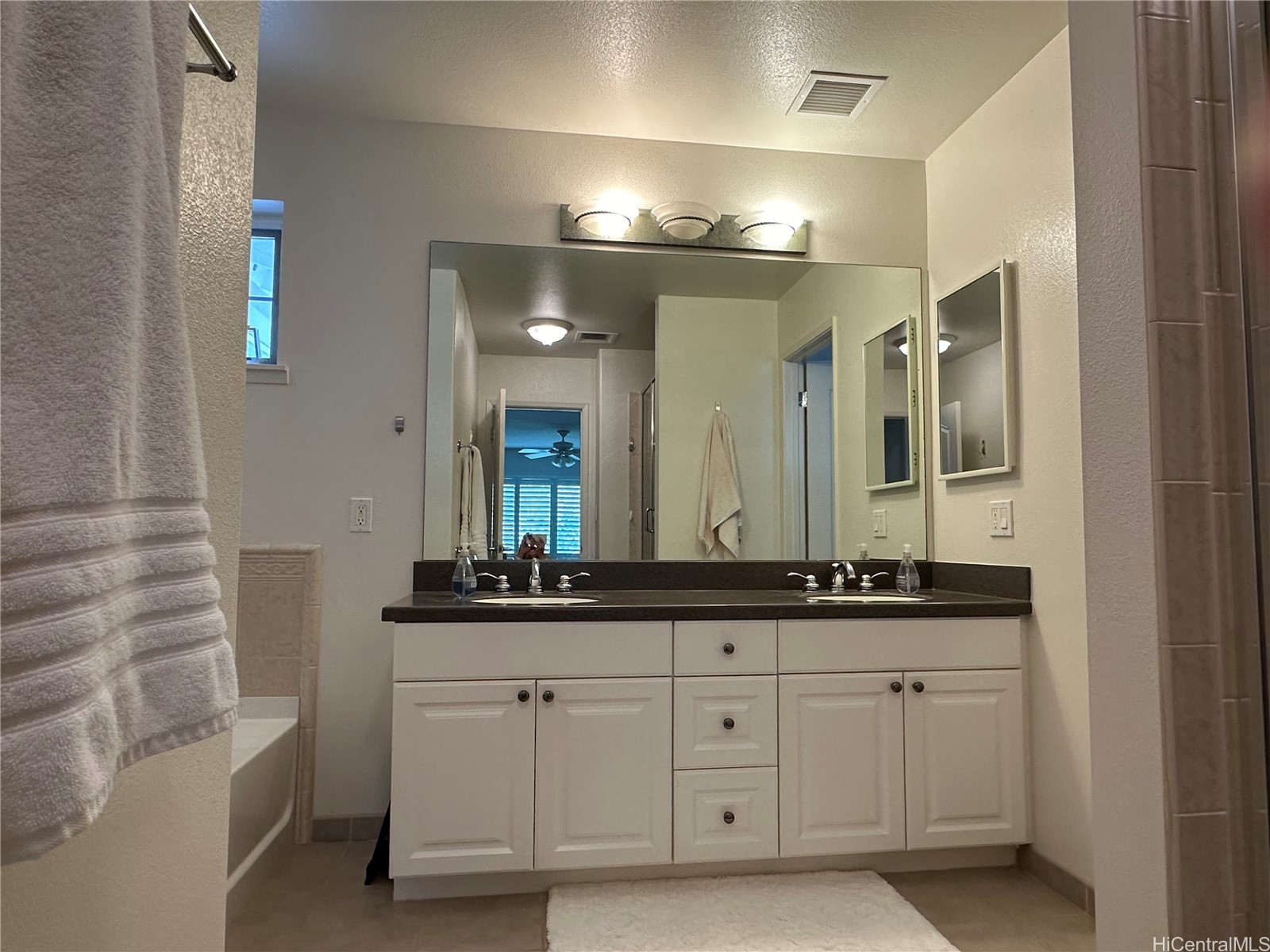 92-1061 Koio Drive M39-3