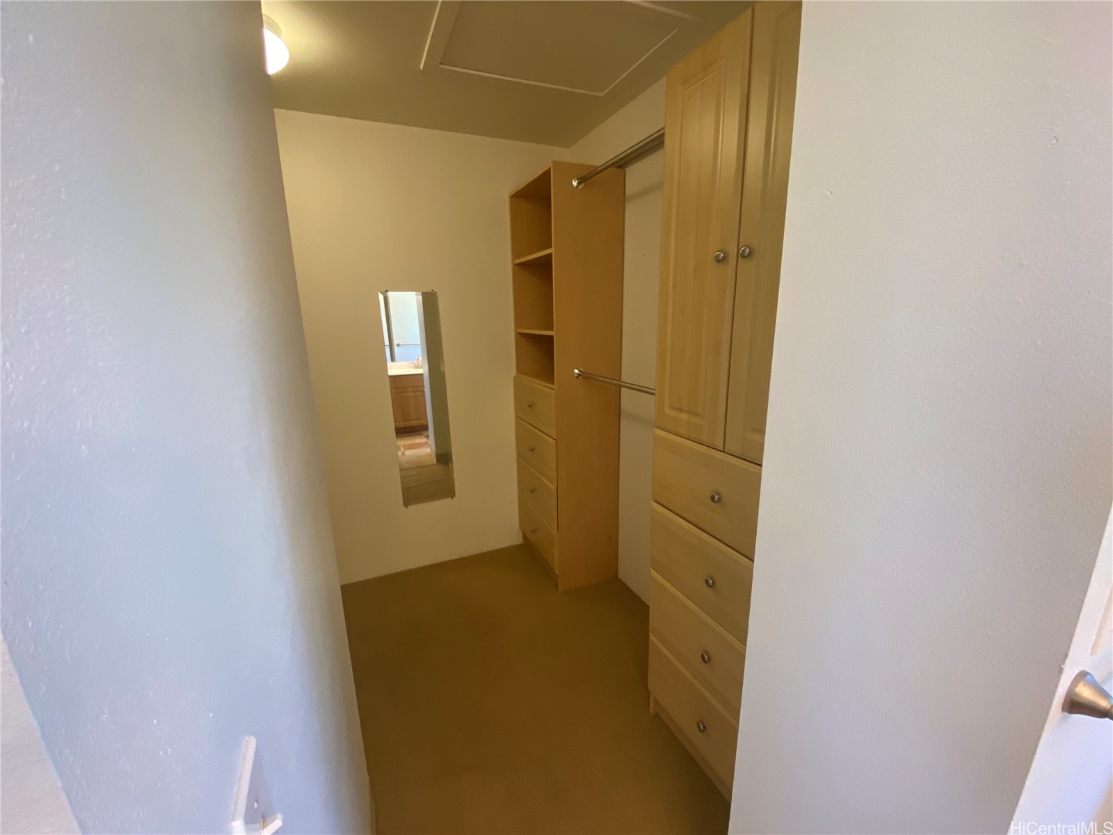 91-1121 Kanela Street M18