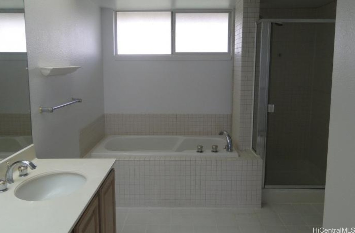 1294 Moanalualani Court 18D
