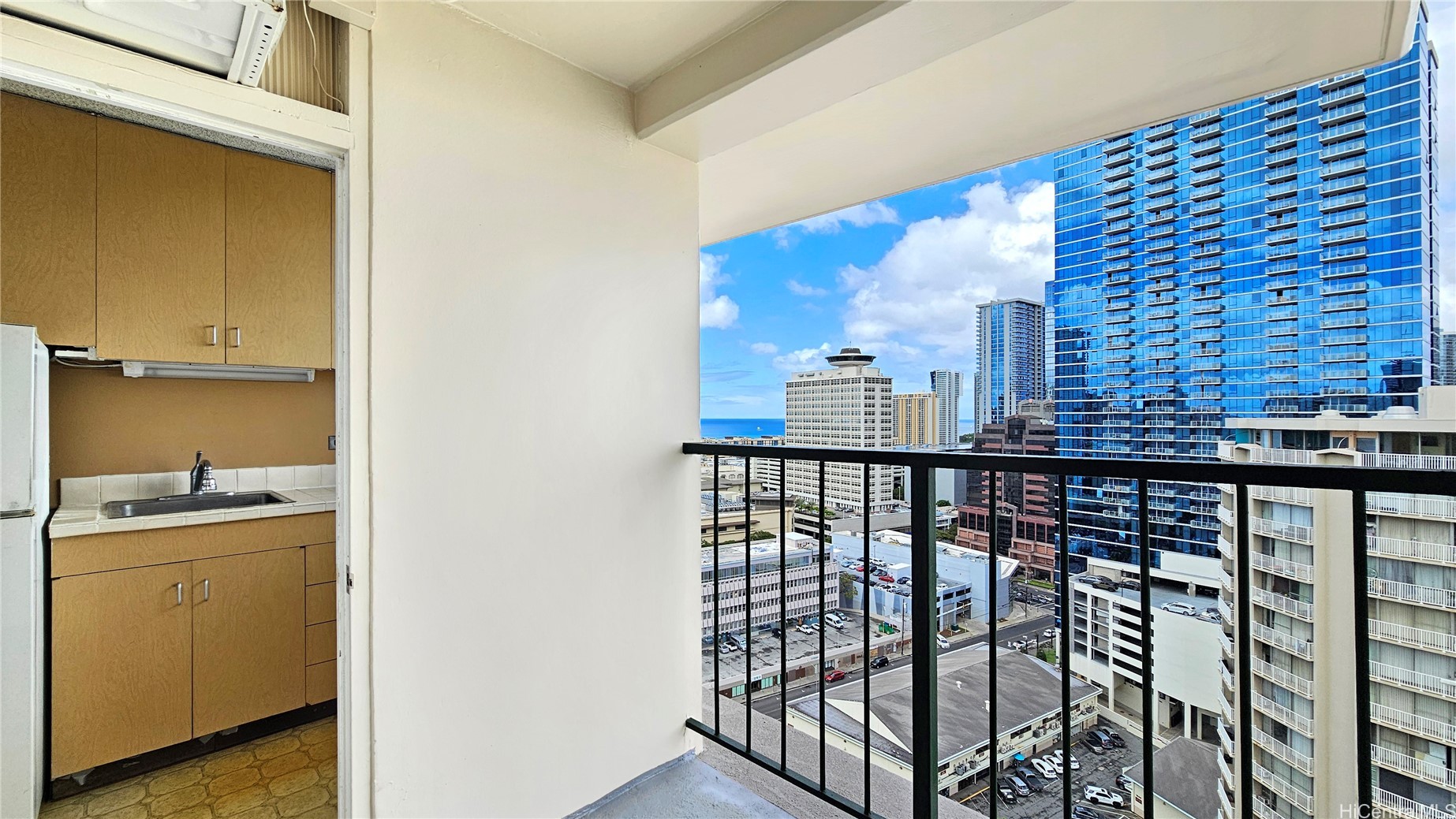 747 Amana Street 2204