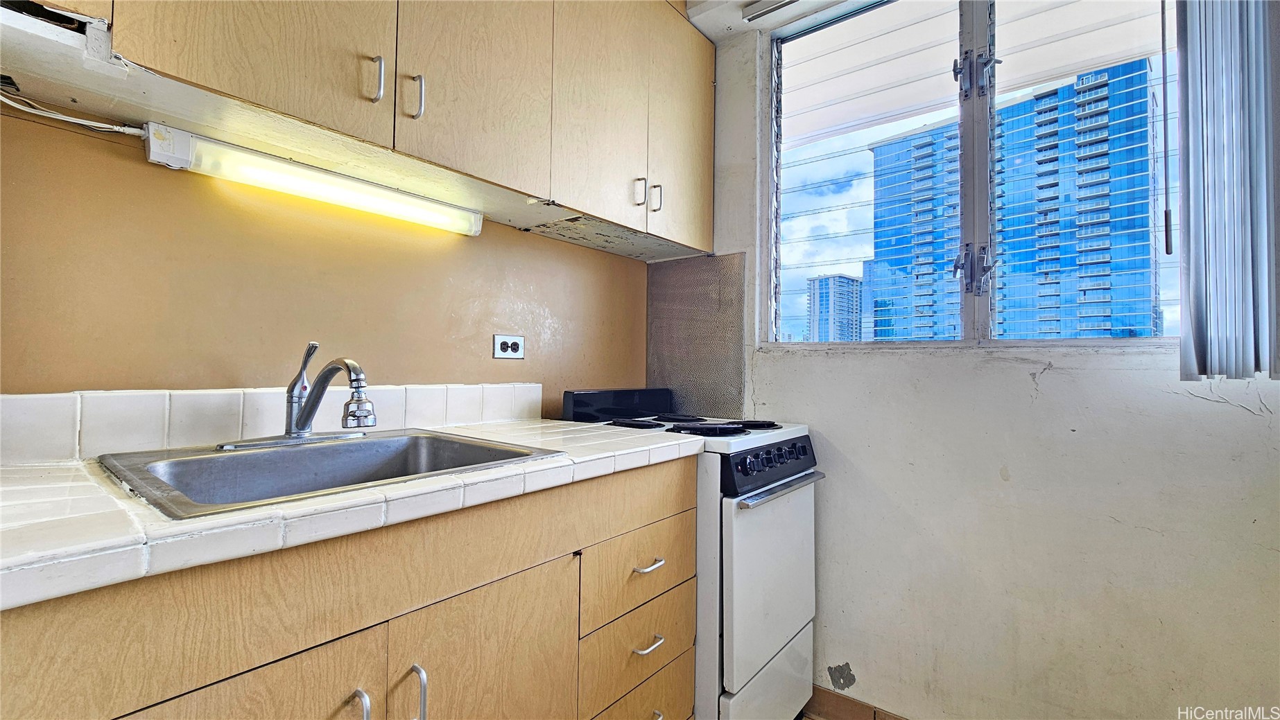 747 Amana Street 2204
